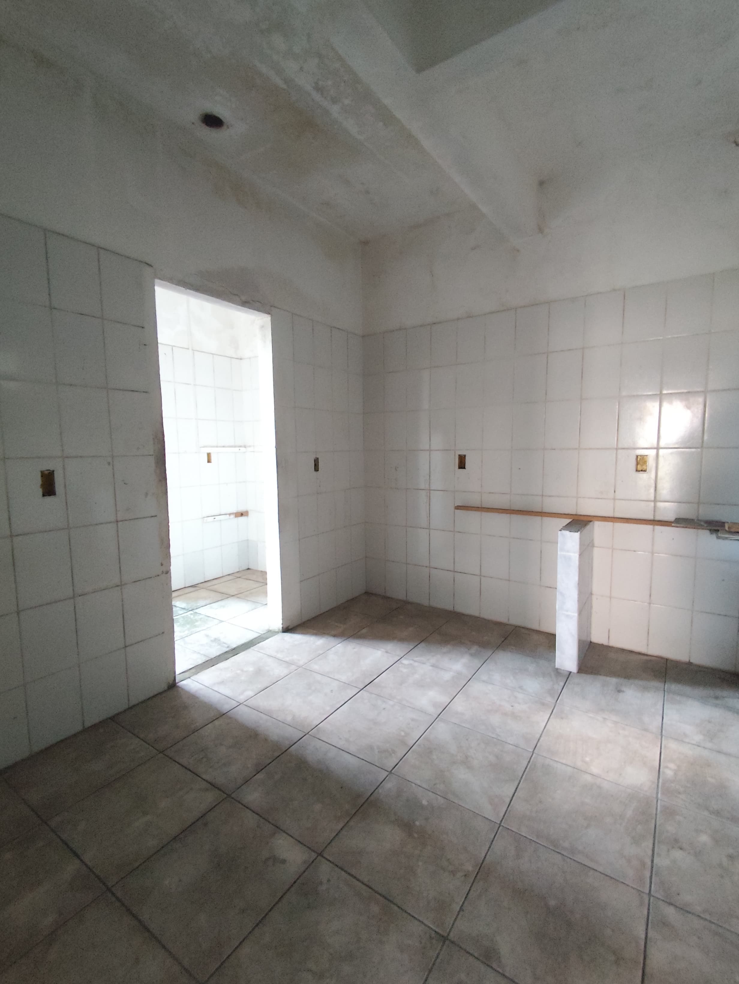 SALA COMERCIAL DE ESQUINA Á VENDA - BOA VISTA