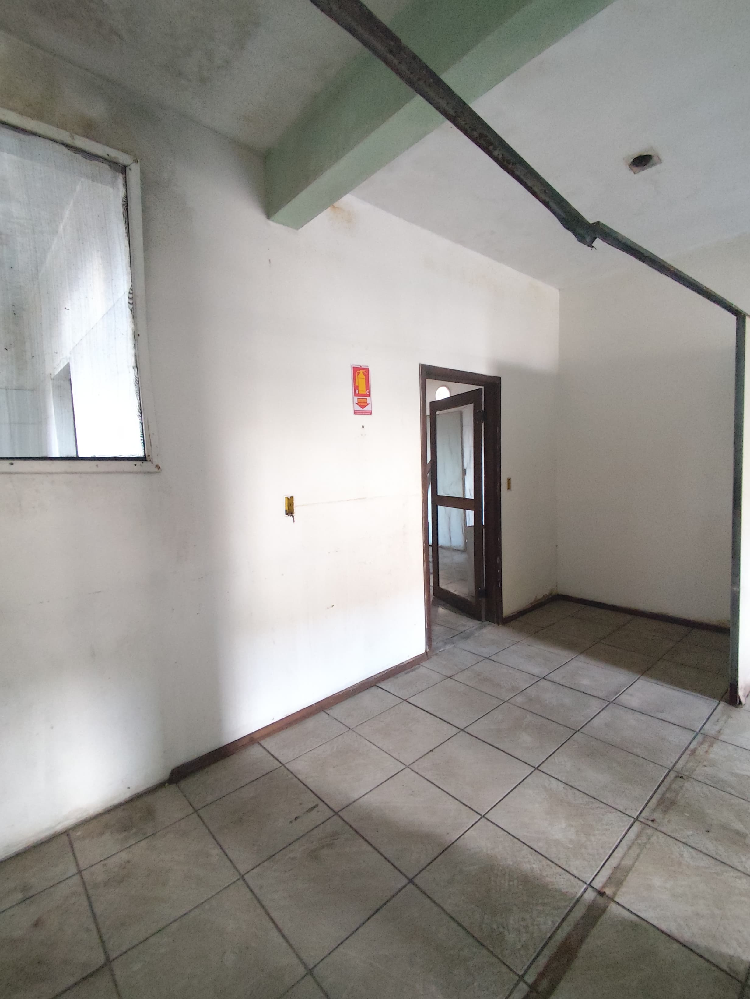 SALA COMERCIAL DE ESQUINA Á VENDA - BOA VISTA