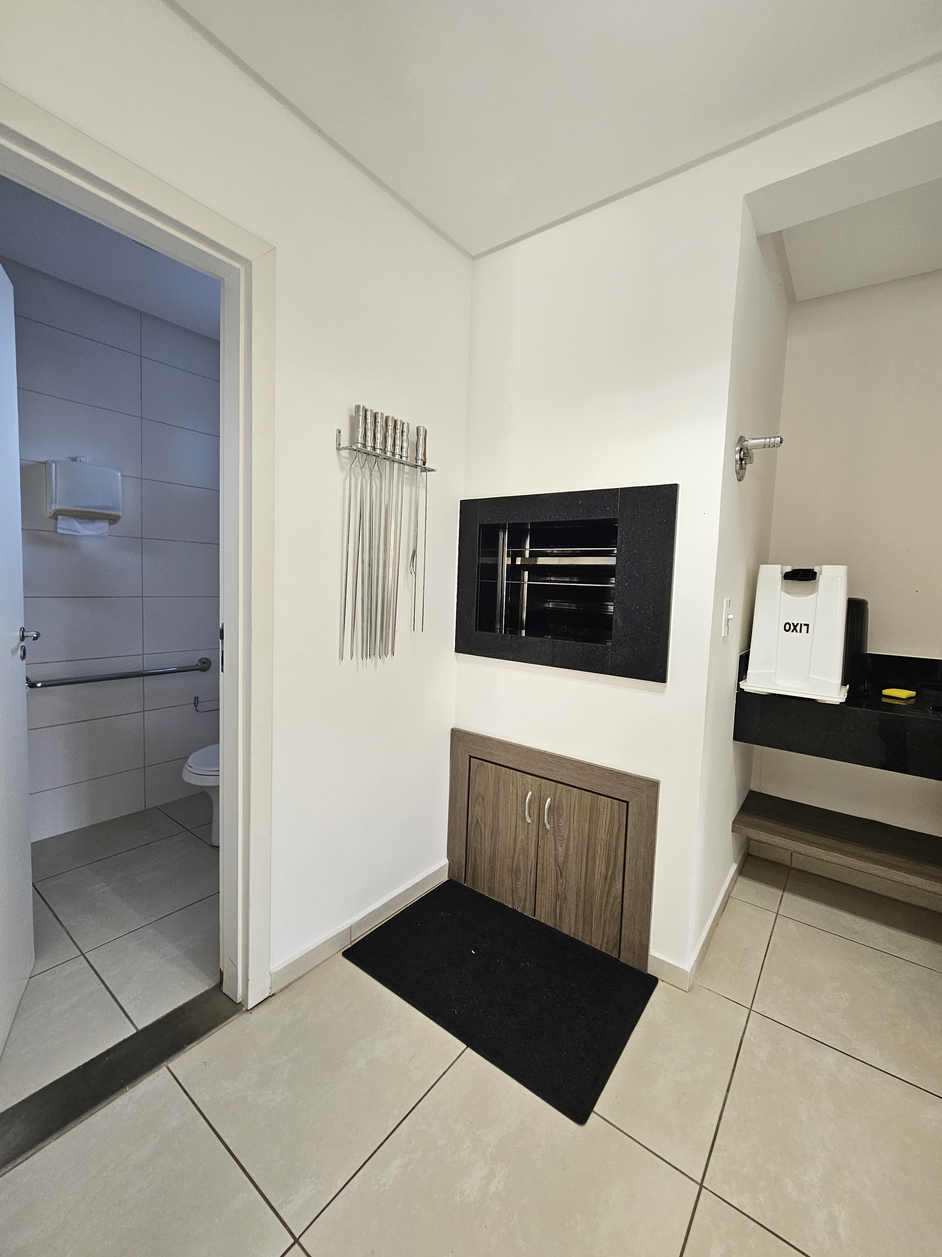 Apartamento Mobiliado A venda  no Bairro Costa e Silva!