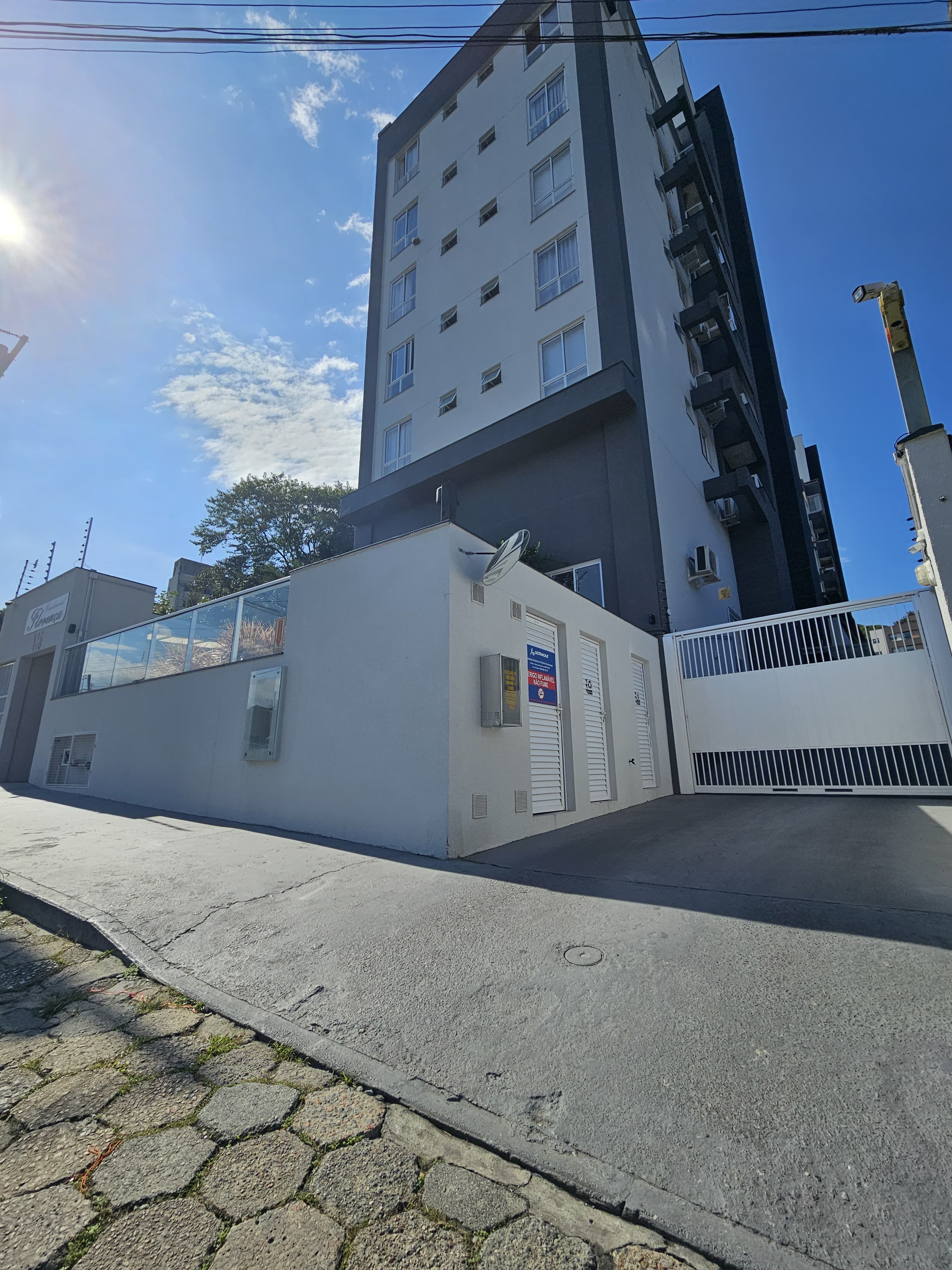 Apartamento Mobiliado A venda  no Bairro Costa e Silva!