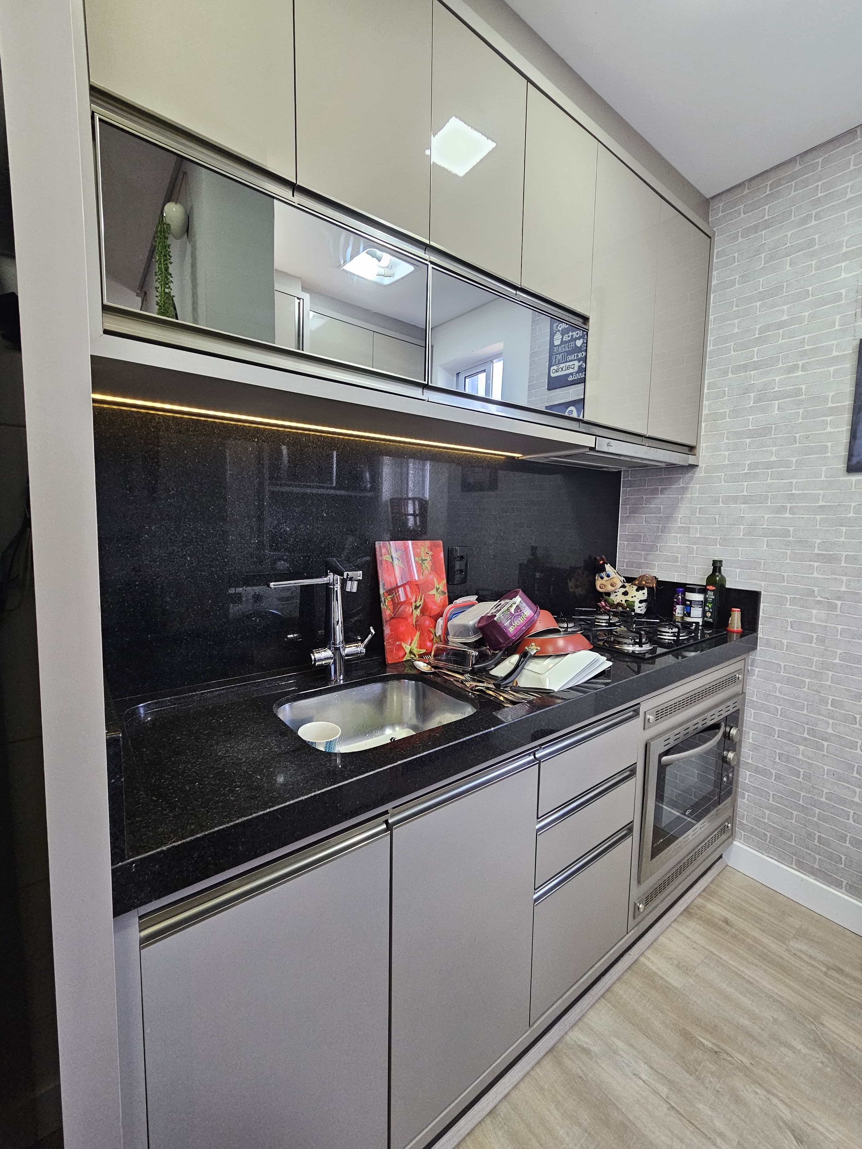 Apartamento Mobiliado A venda  no Bairro Costa e Silva!