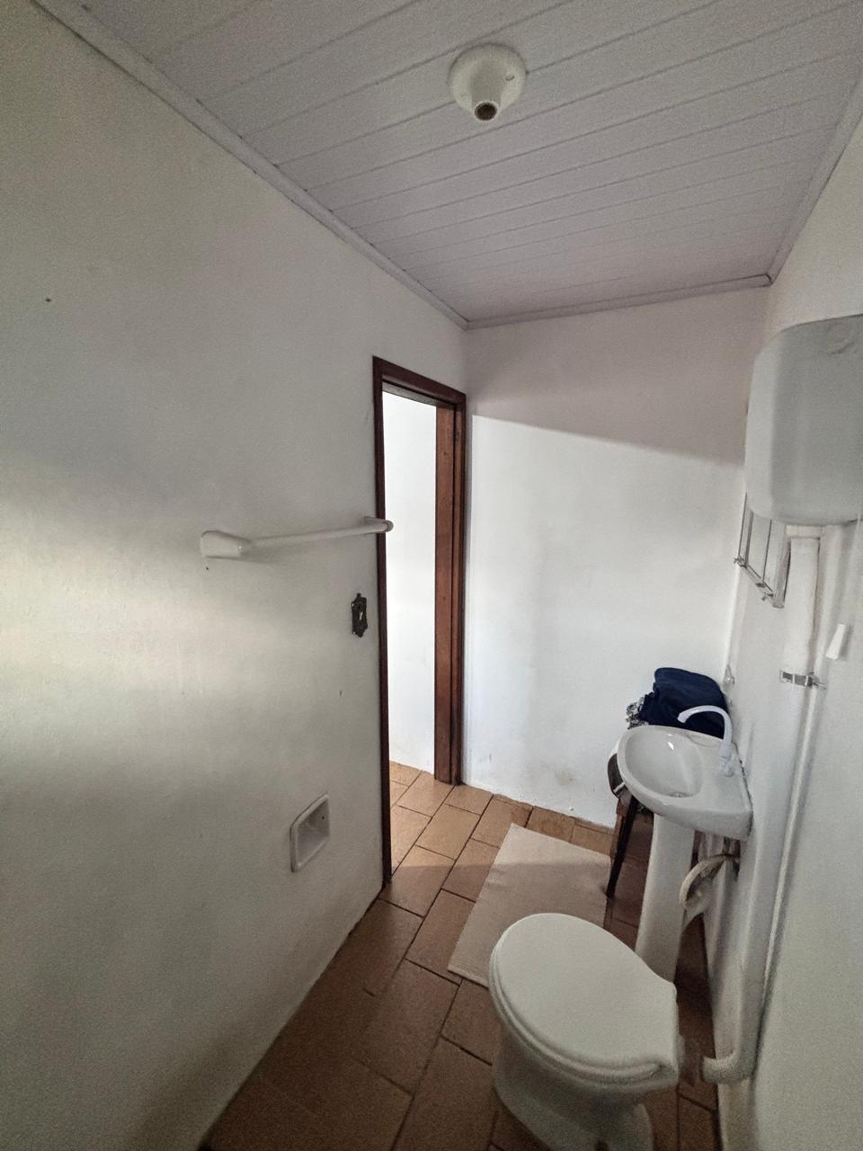 CASA A VENDA NO BAIRRO COSTA E SILVA 
