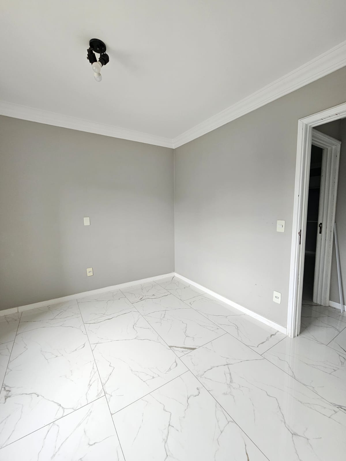 APARTAMENTO PARA LOCAÇÃO - ATIRADORES
