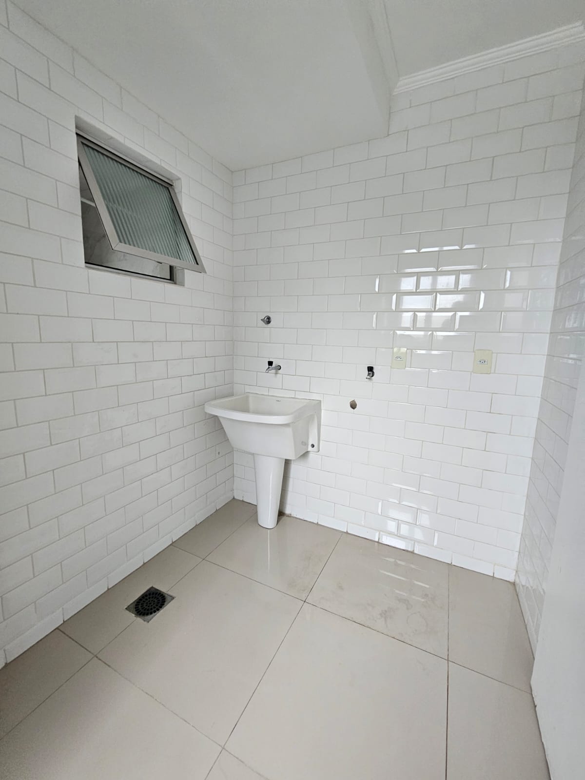 APARTAMENTO PARA LOCAÇÃO - ATIRADORES