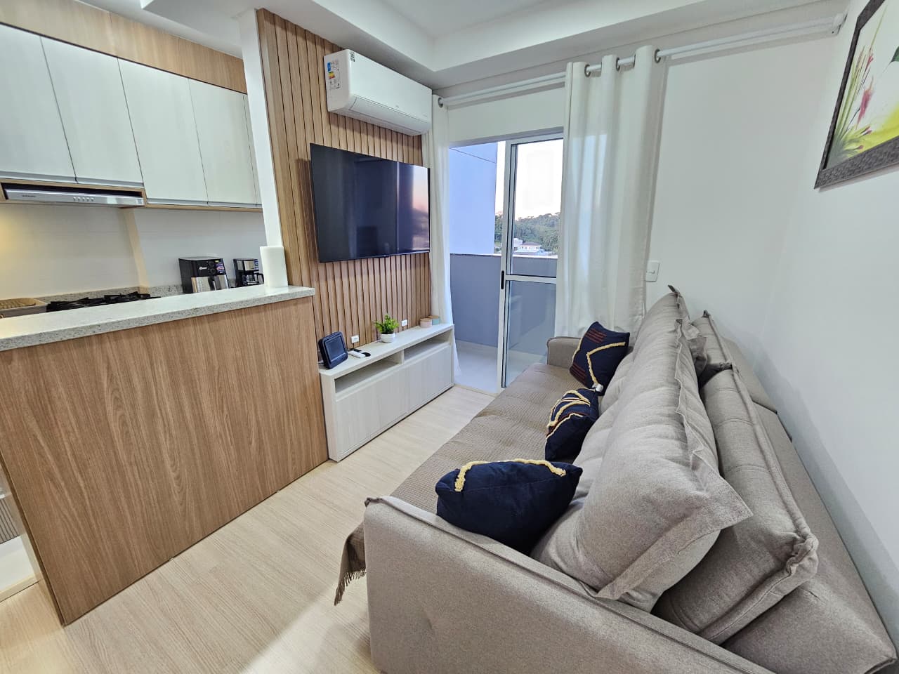 APARTAMENTO MOBILIADO NO BAIRRO GLÓRIA