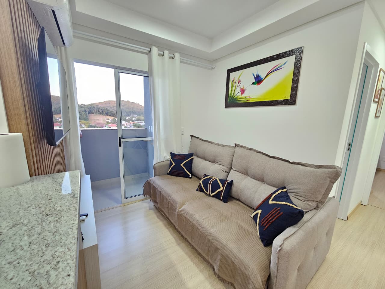 APARTAMENTO MOBILIADO NO BAIRRO GLÓRIA