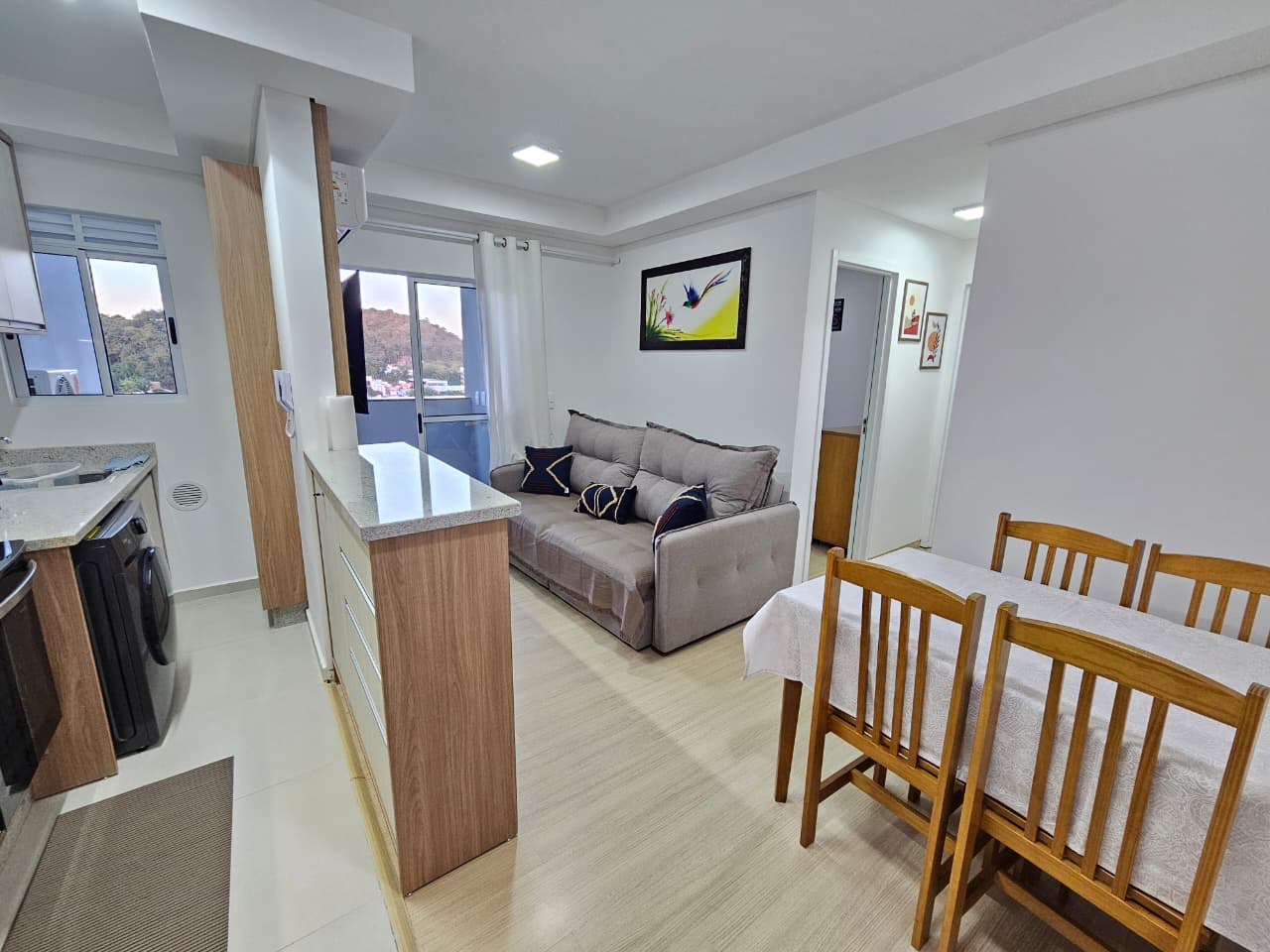 APARTAMENTO MOBILIADO NO BAIRRO GLÓRIA