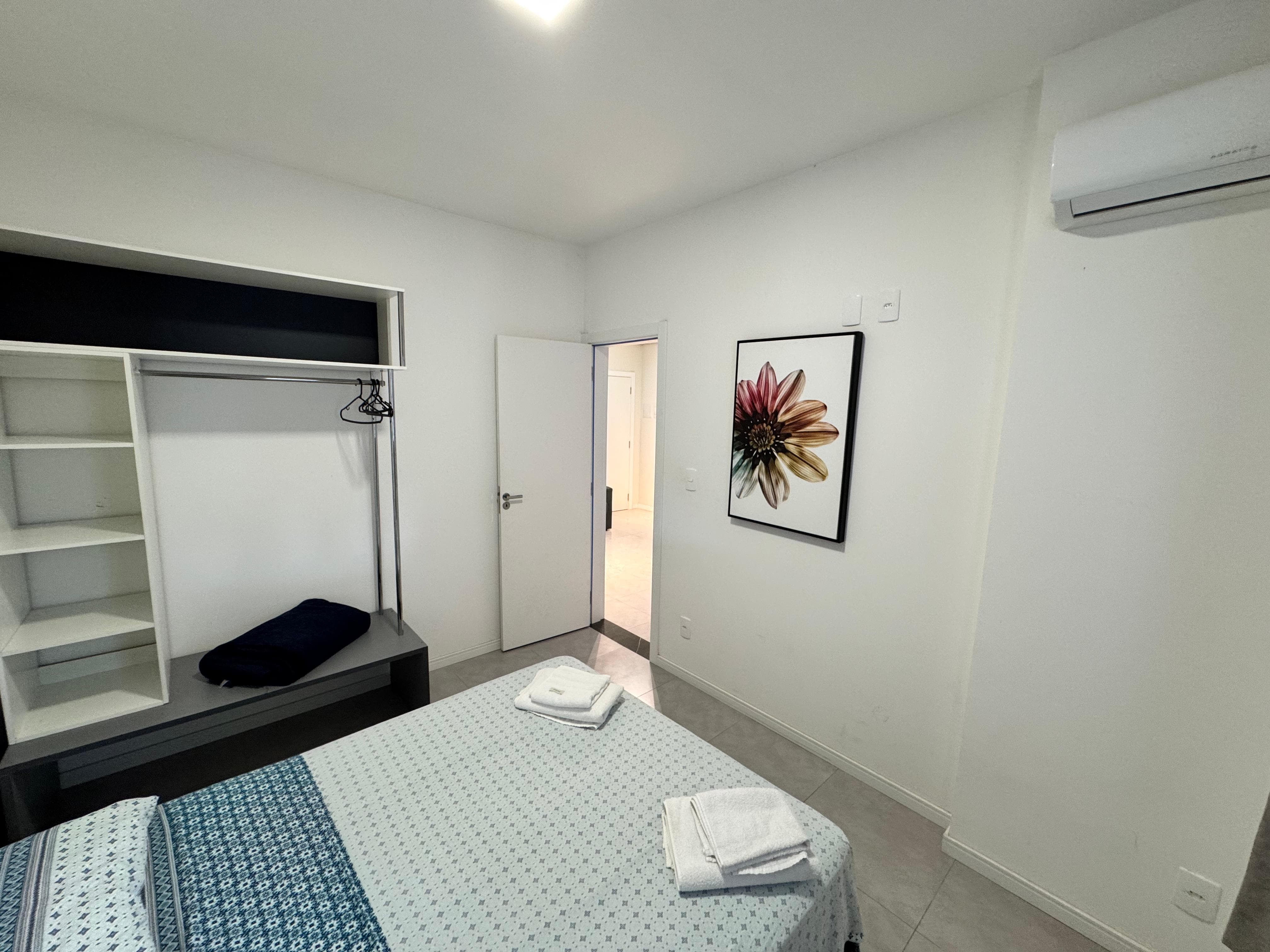 APARTAMENTO MOBILIADO NO COSTA E SILVA