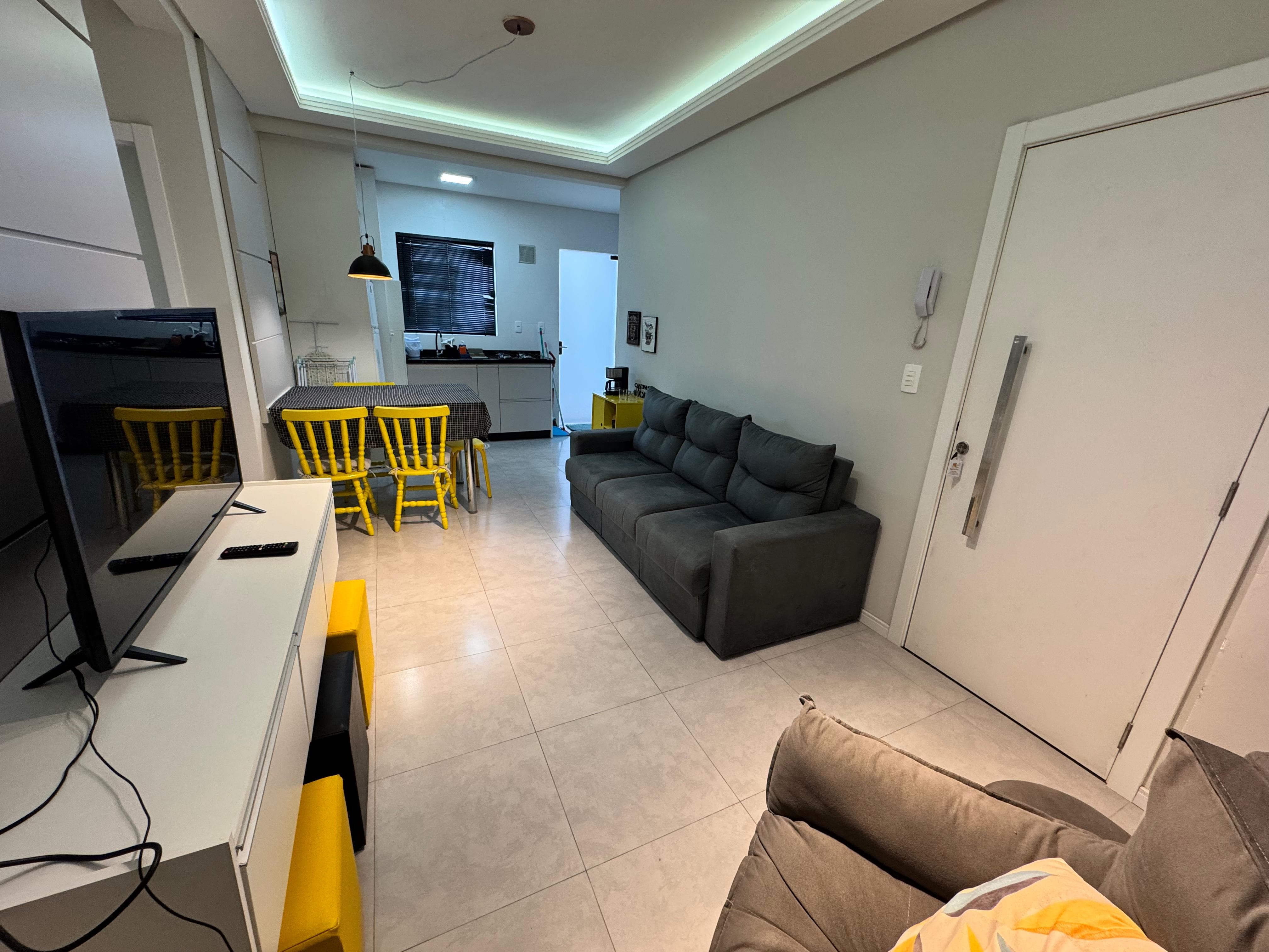 APARTAMENTO MOBILIADO NO COSTA E SILVA