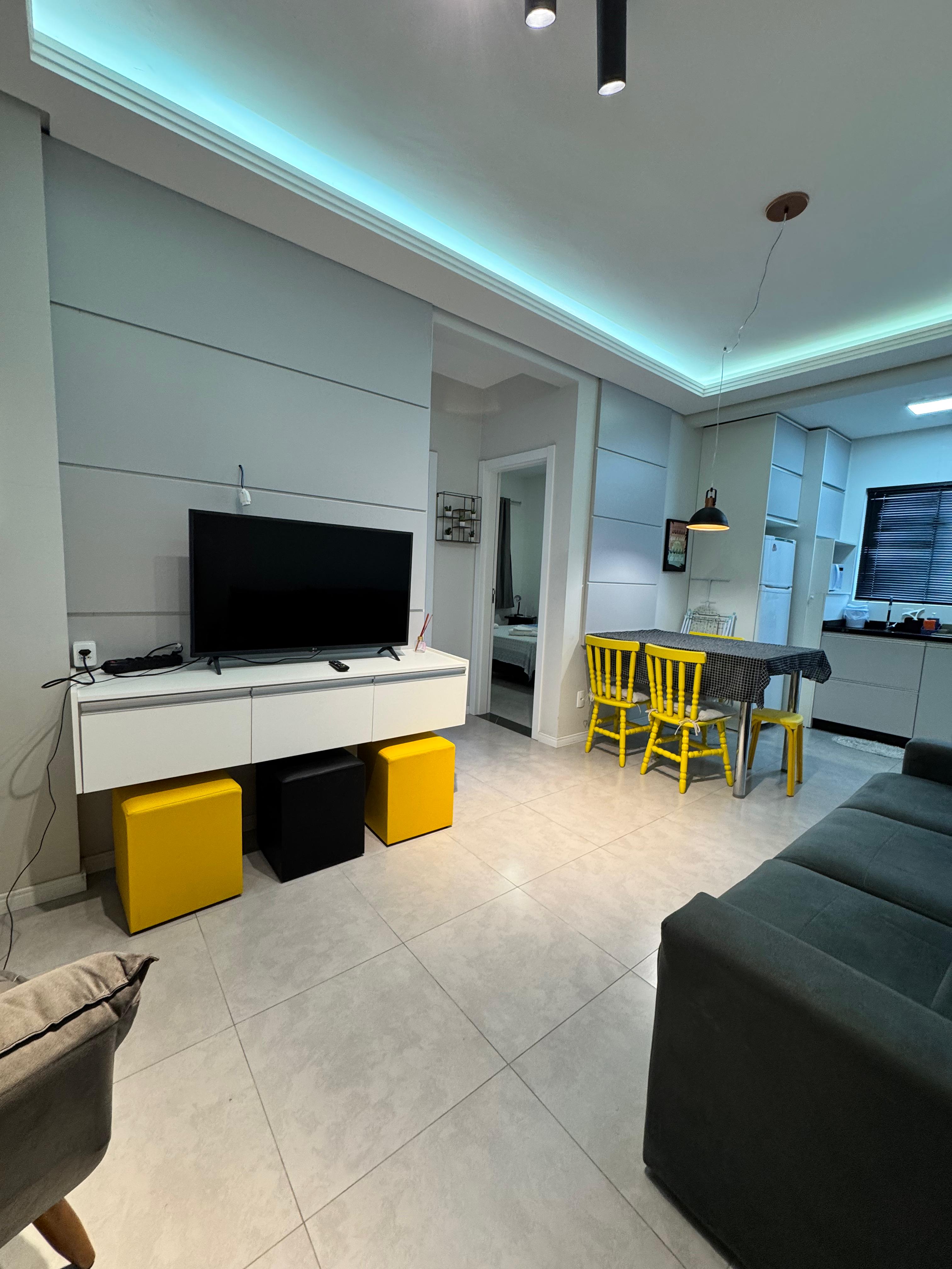 APARTAMENTO MOBILIADO NO COSTA E SILVA