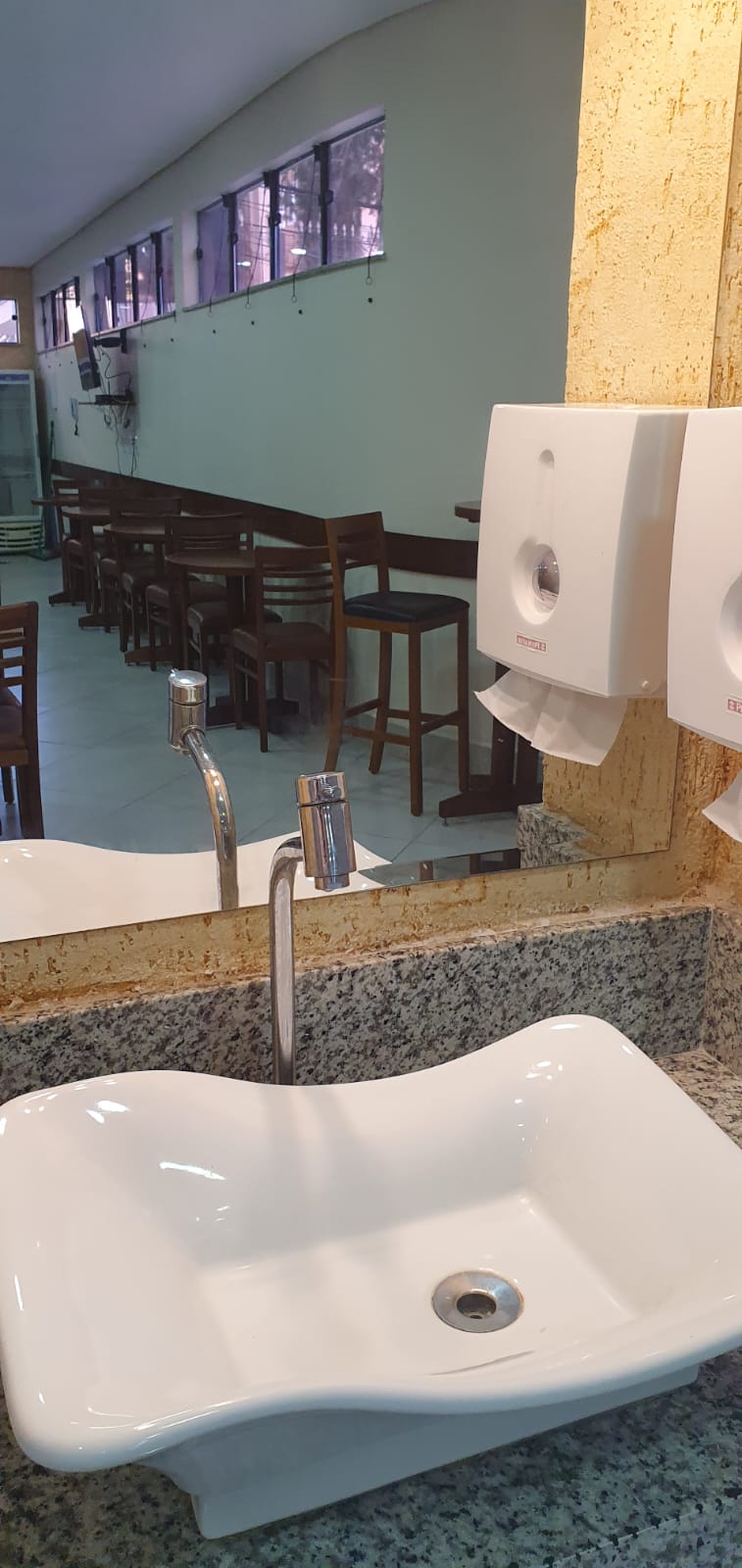 Excelente apartamento em ótima localização no bairro do Limão