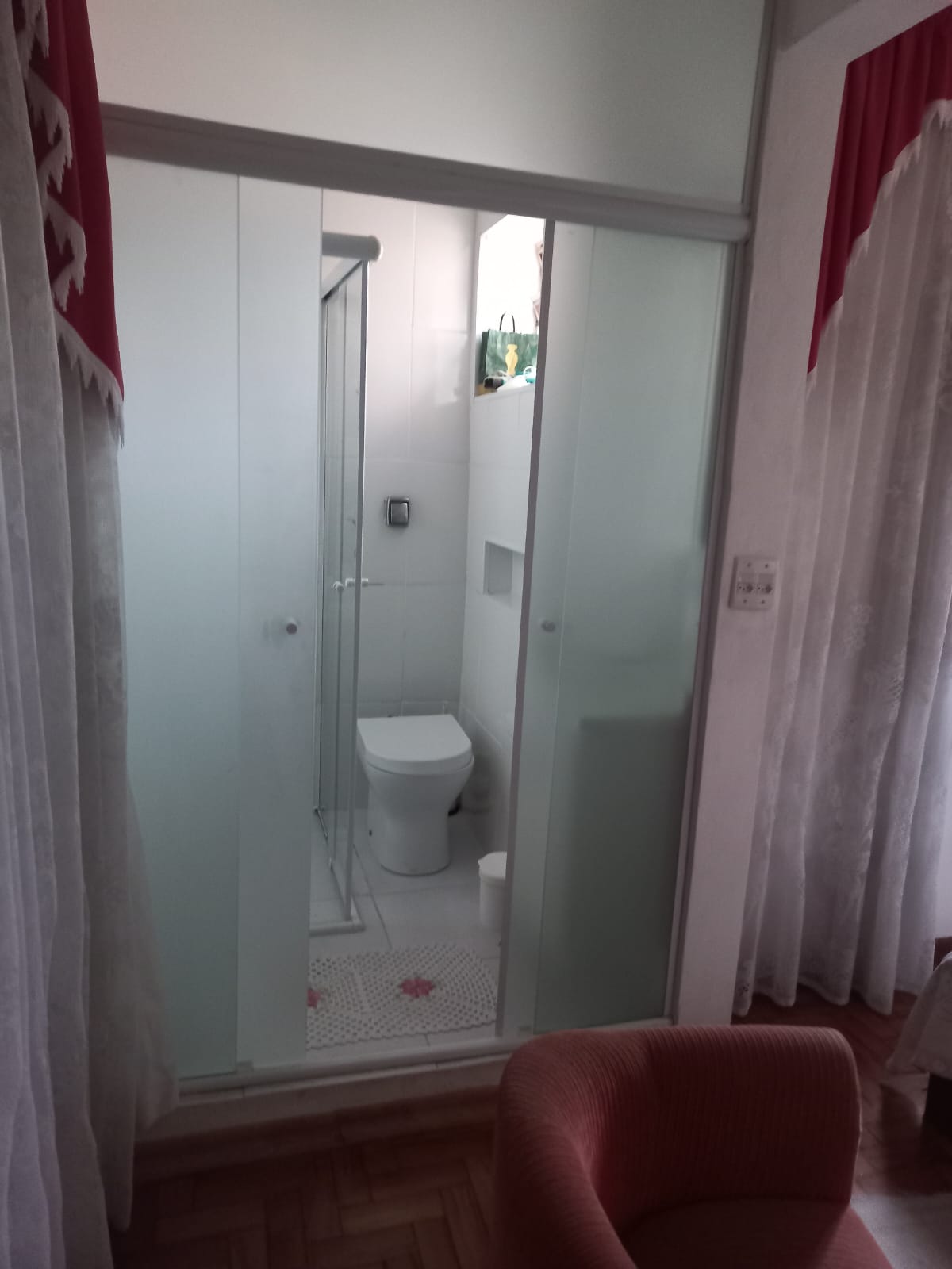 excelente sobrado com + uma casa em otima localização