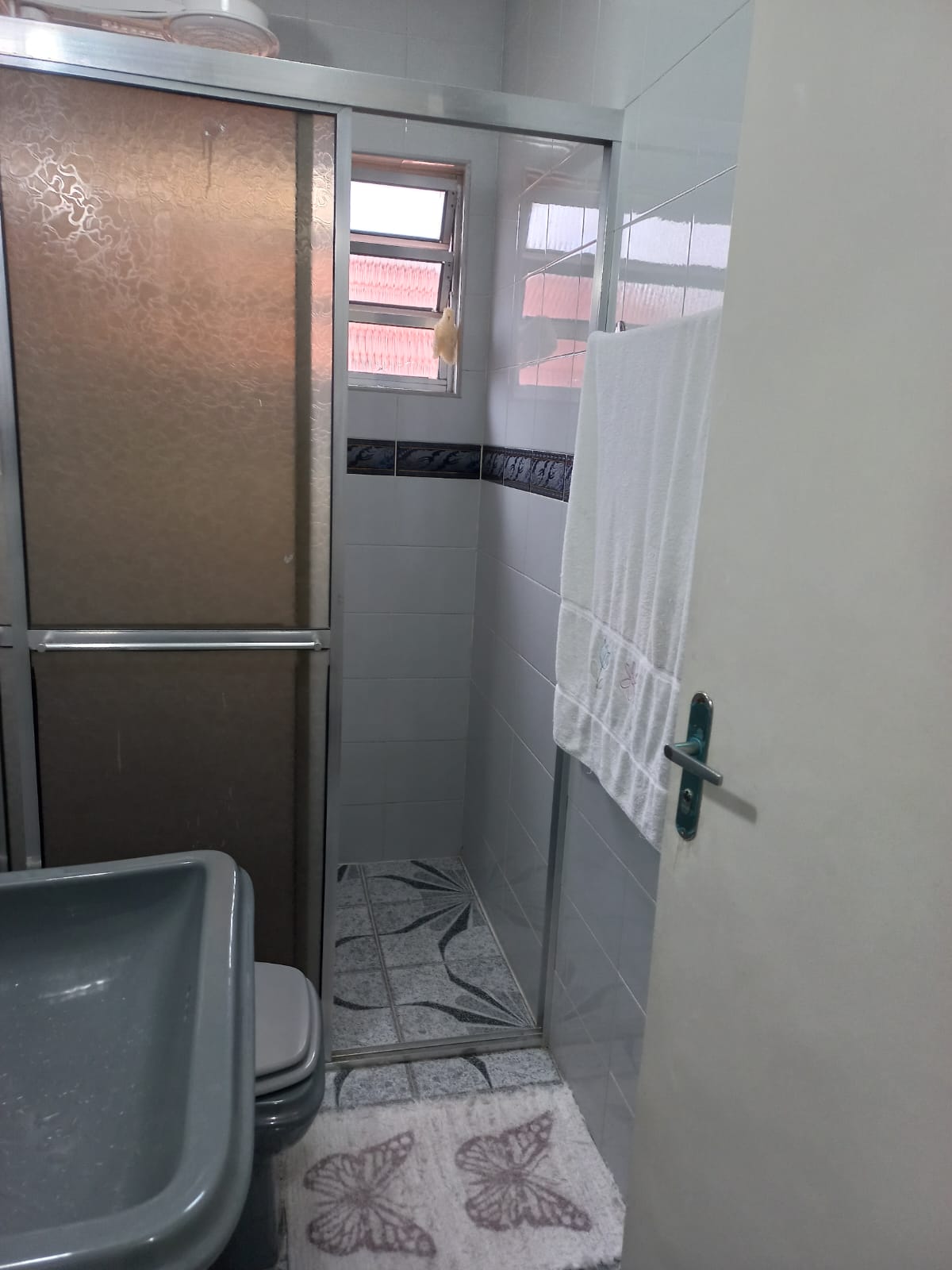 excelente sobrado com + uma casa em otima localização