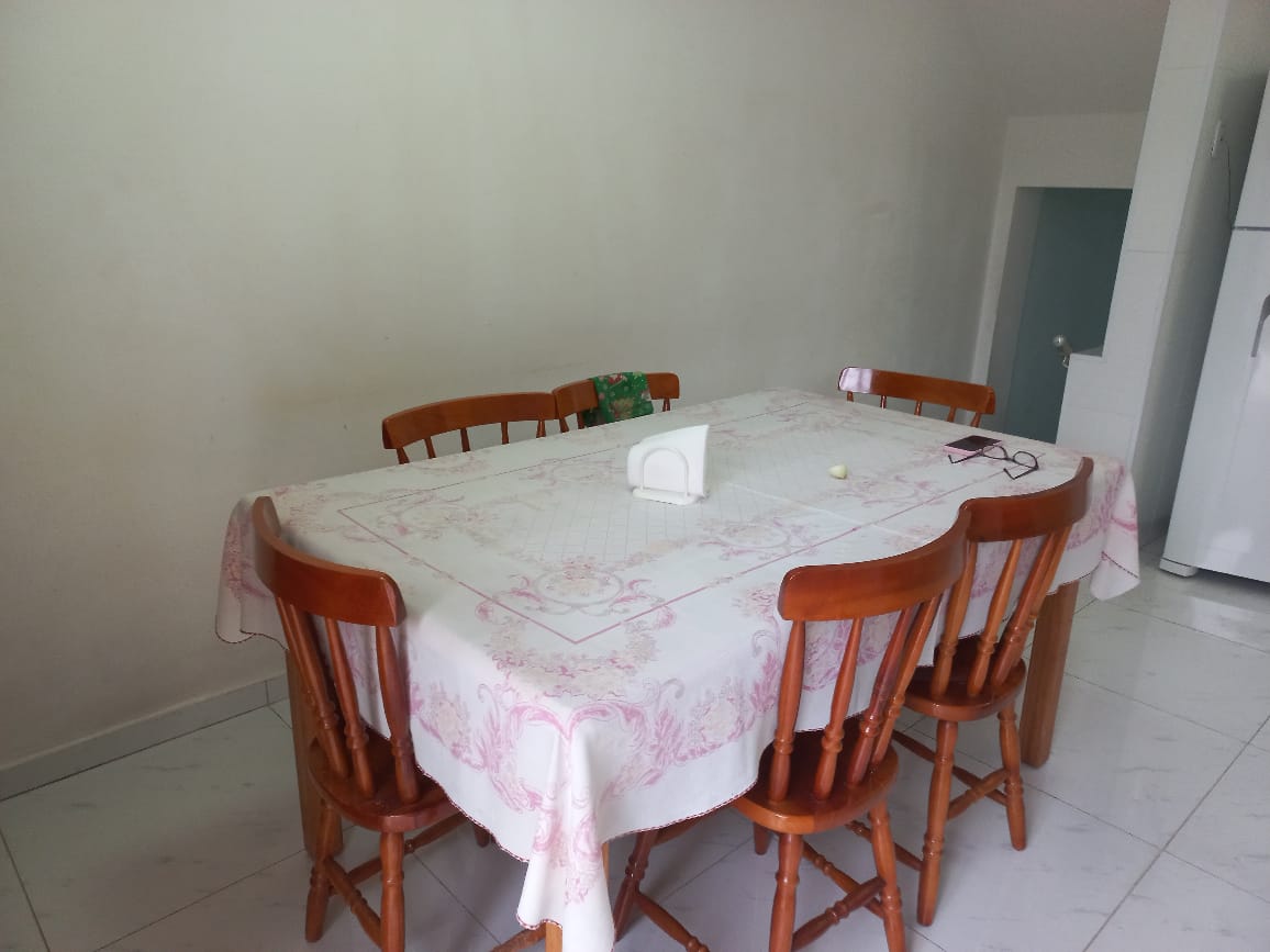 excelente sobrado com + uma casa em otima localização