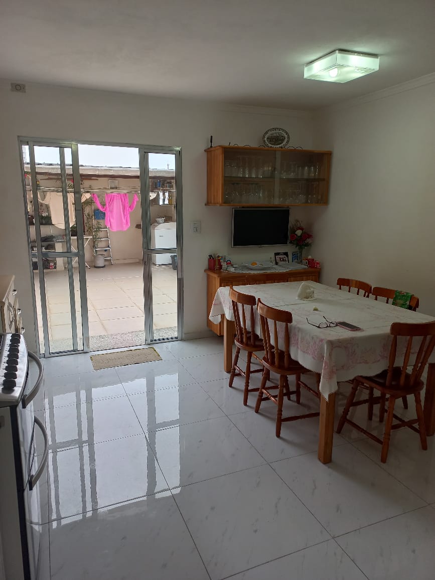 excelente sobrado com + uma casa em otima localização