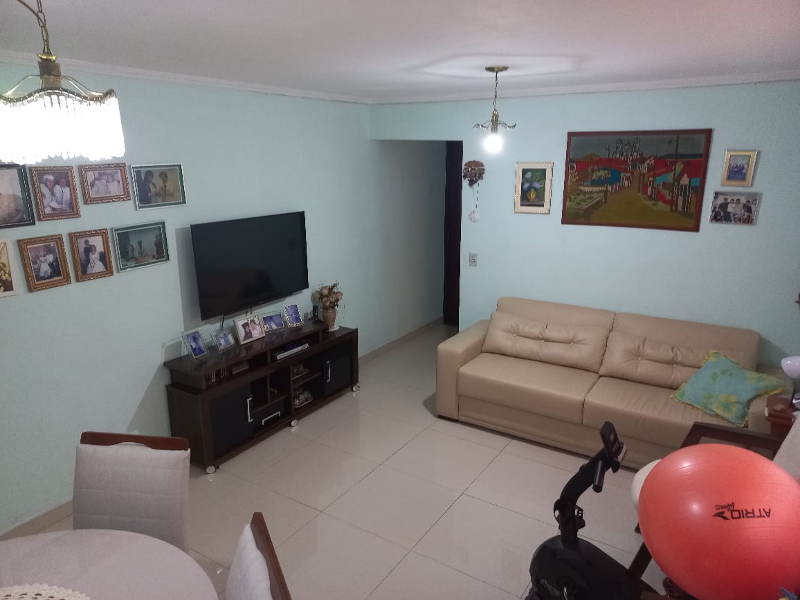 excelente sobrado com + uma casa em otima localização