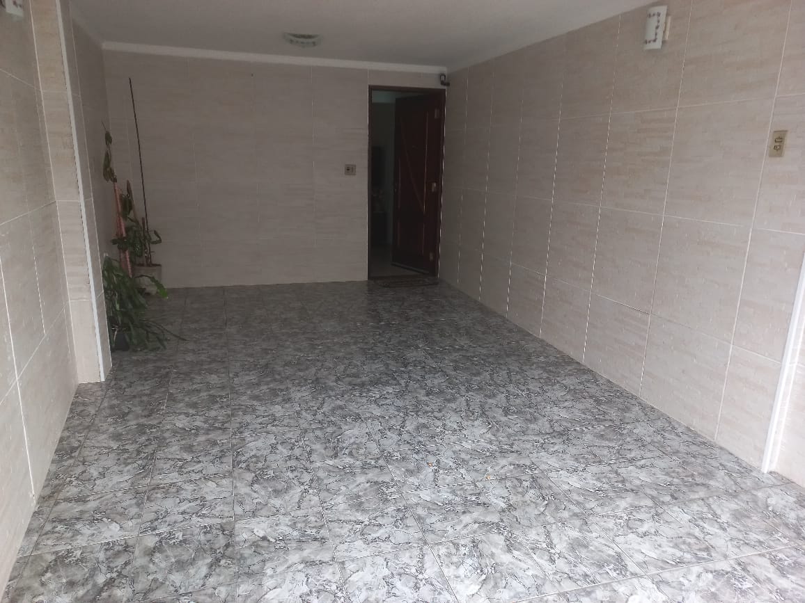 excelente sobrado com + uma casa em otima localização
