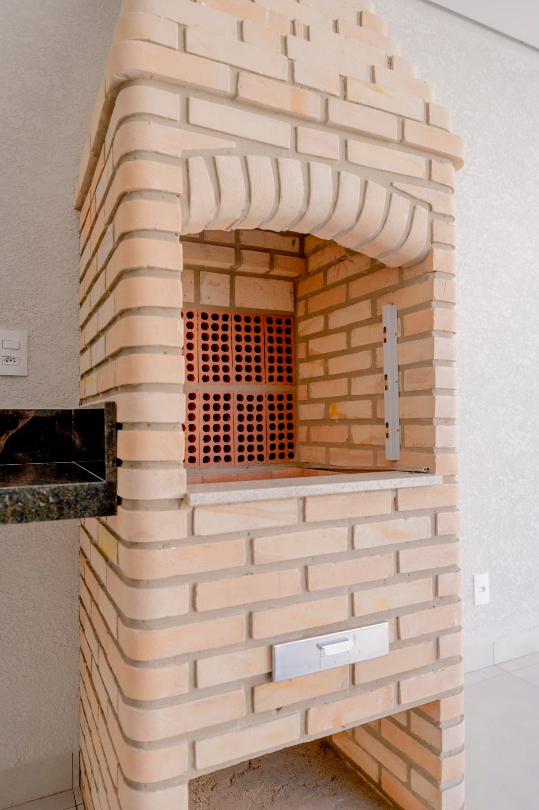 CASA NO CONDOMINIO SANTINON - VENDA