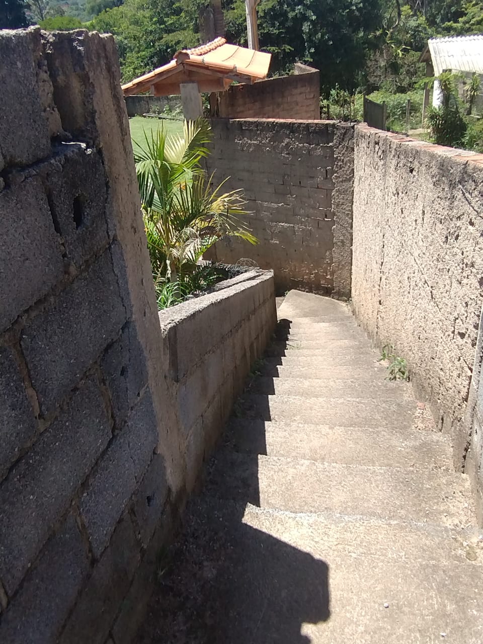 CHACARÁ EM PIEDADE - VENDA