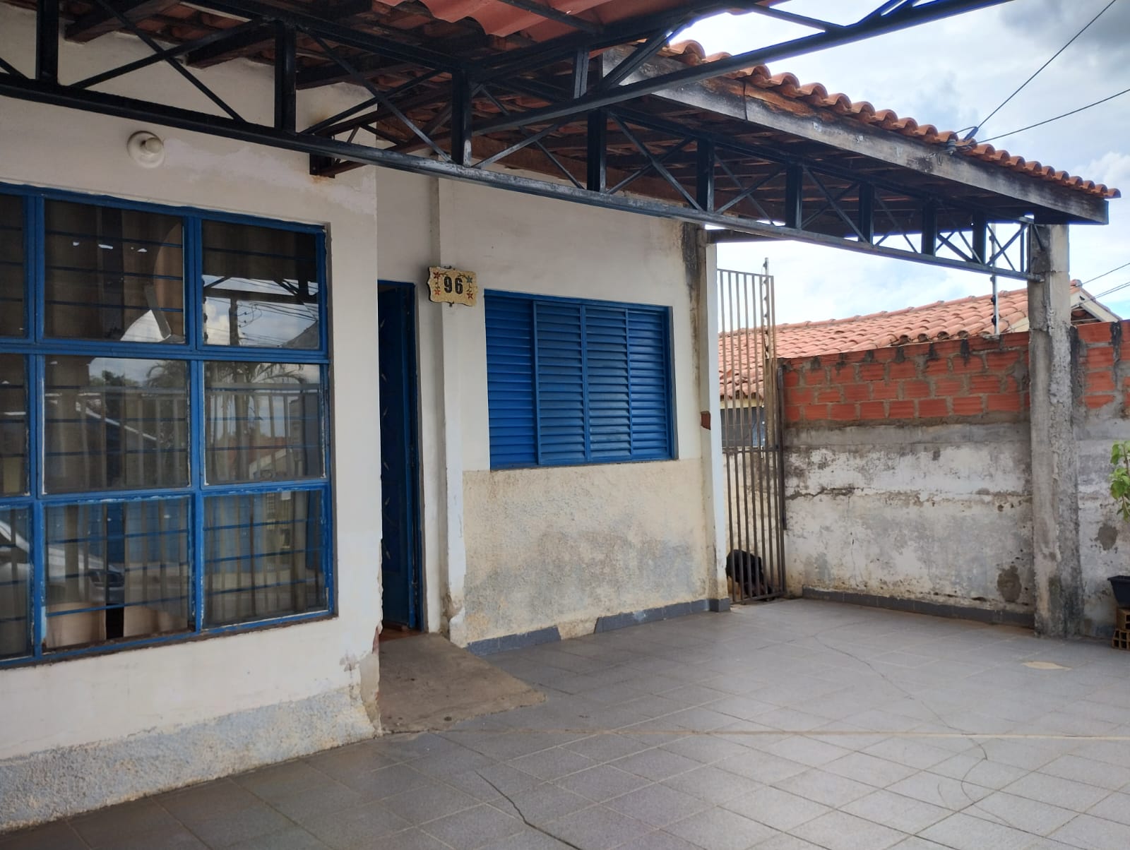 CASA NO JARDIM GUADALAJARA - VENDA 