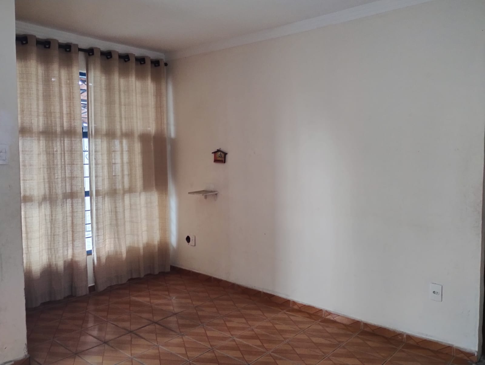 CASA NO JARDIM GUADALAJARA - VENDA 