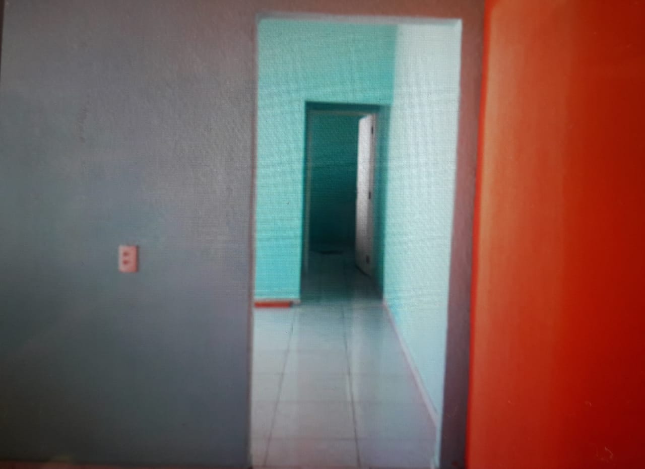 SALÃO COMERCIAL COM CASAS NO FUNDO - VENDA