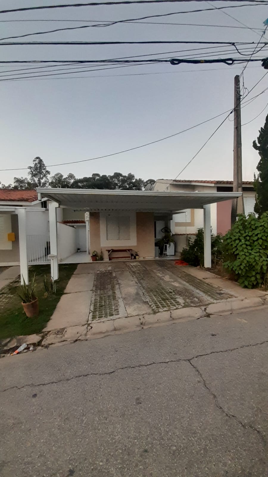 CASA NO CONDOMINO TERRA NOVA - VENDA 