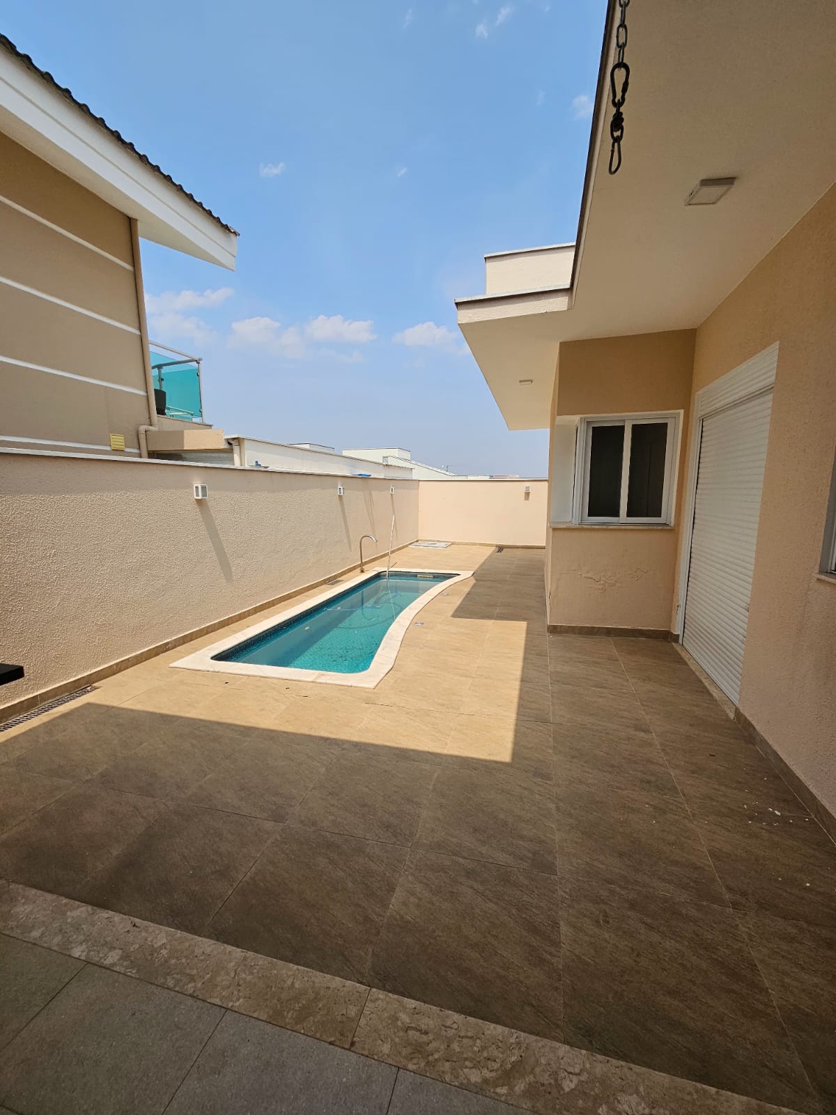 CASA NO CONDOMINIO PORTAL DA PRIMAVERA - VENDA 