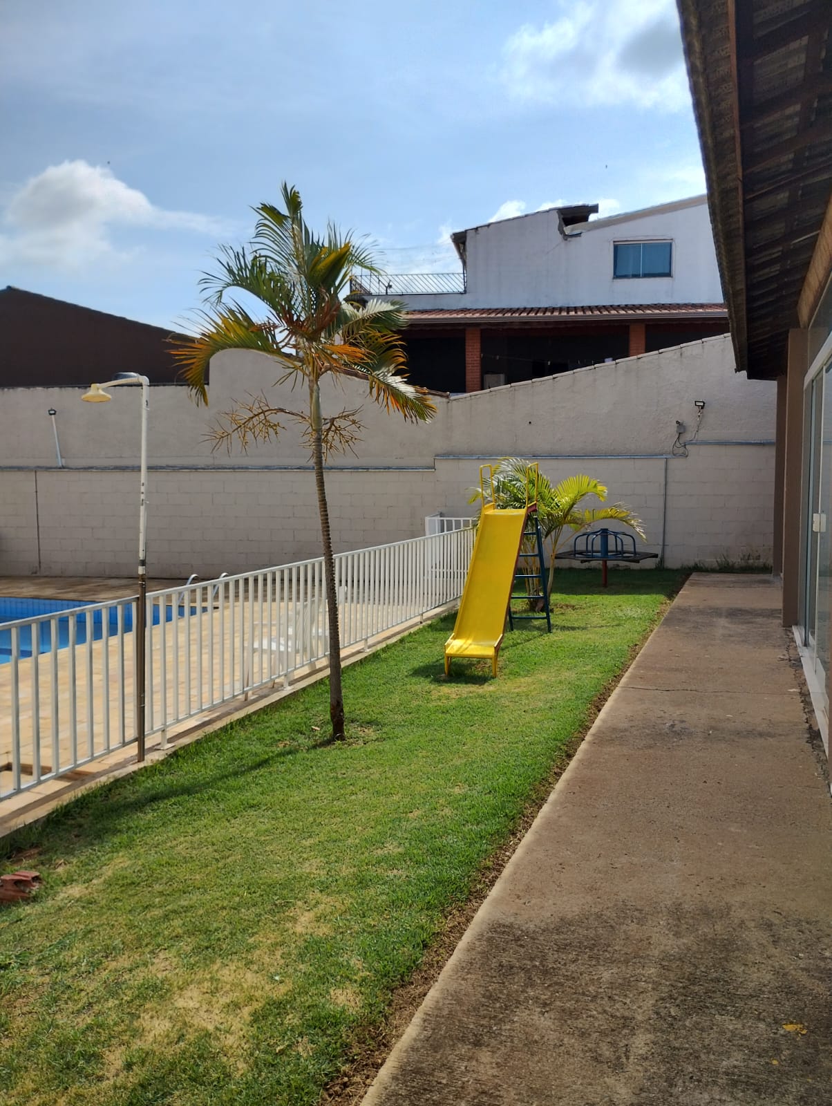 APARTAMENTO EM CONDOMINIO NO JARDIM SÃO CONRADO - LOCAÇÃO