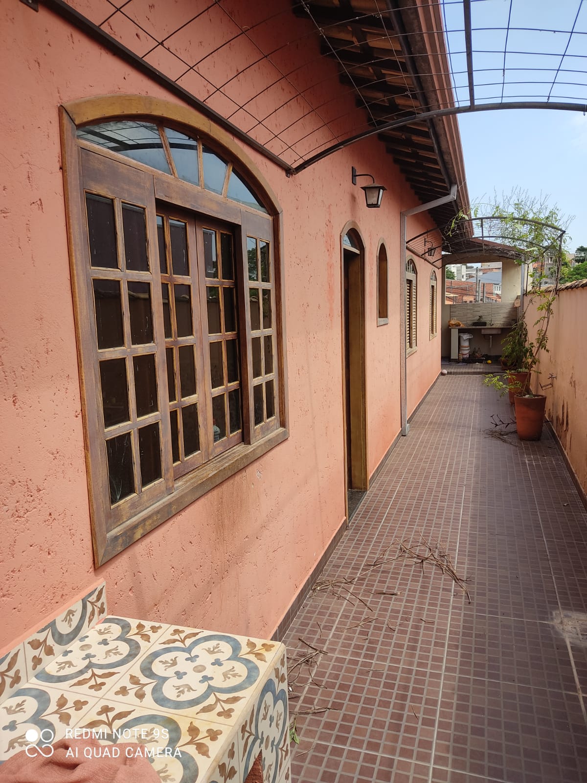 CASA NO JARDIM TROPICAL - VENDA