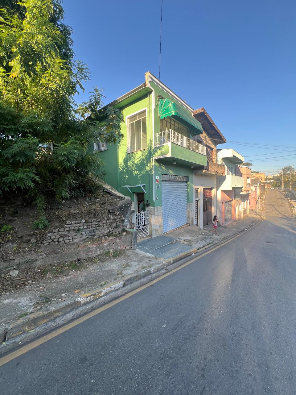 SOBRADO COM UM SALÃO COMERCIAL NO BAIRRO DOMINGUINHO EM VOTORANTIM - VENDA