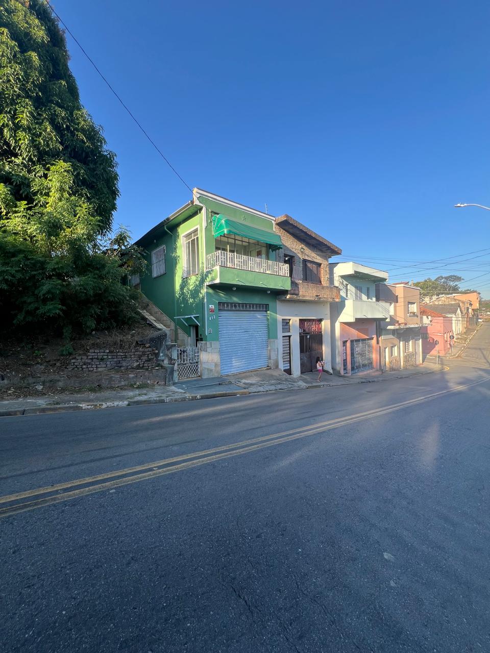 SOBRADO COM UM SALÃO COMERCIAL NO BAIRRO DOMINGUINHO EM VOTORANTIM - VENDA