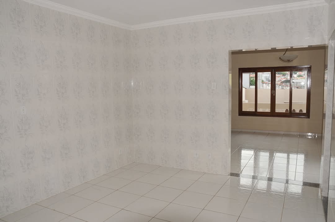 CASA NO PARQUE LARANJEIRAS - VENDA 