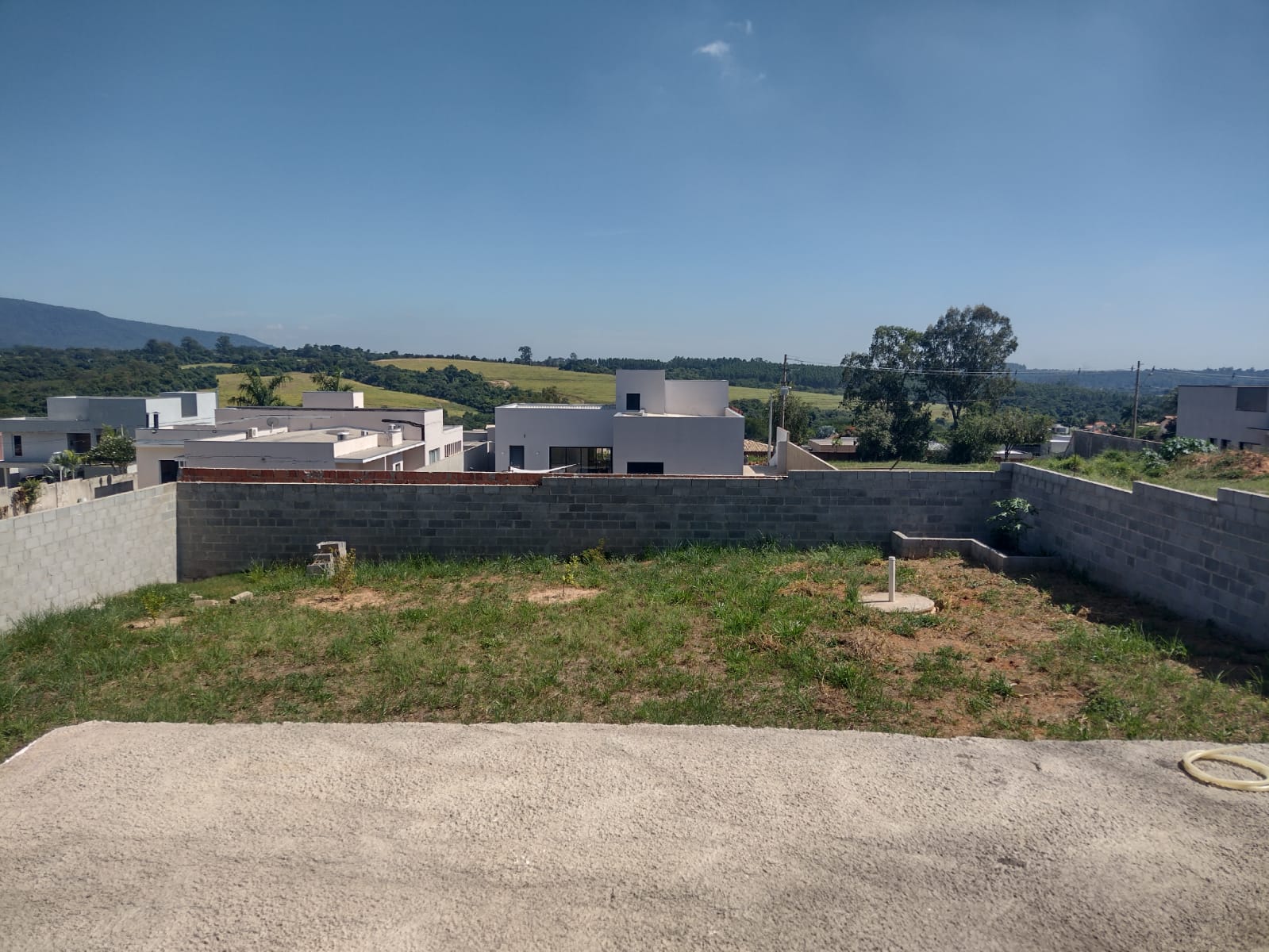 CASA NO CONDOMINIO VILLAGIO IPANEMA 2 EM ARAÇOIABA DA SERRA - VENDA 