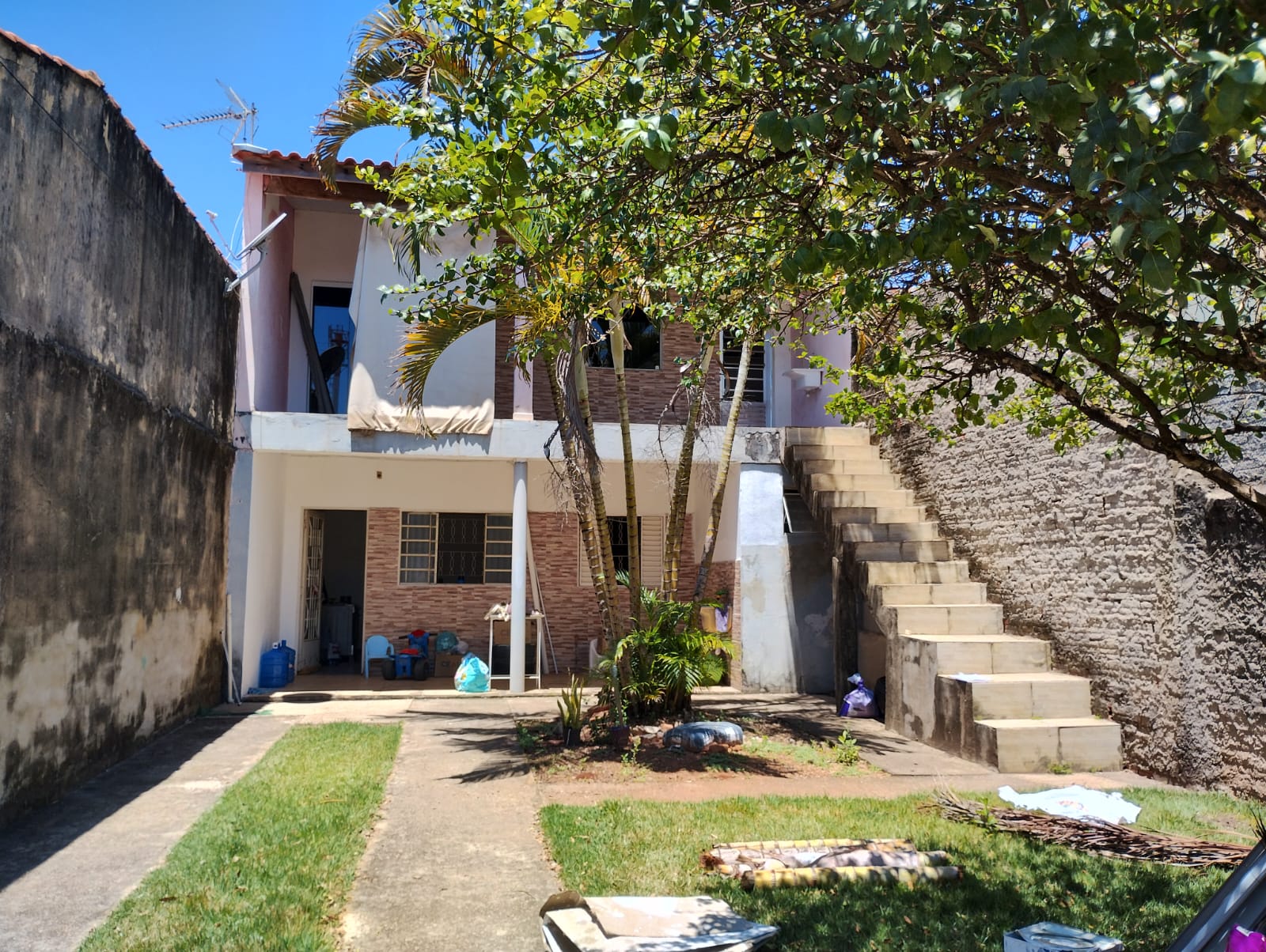 CASA NO JARDIM TROPICAL - VENDA