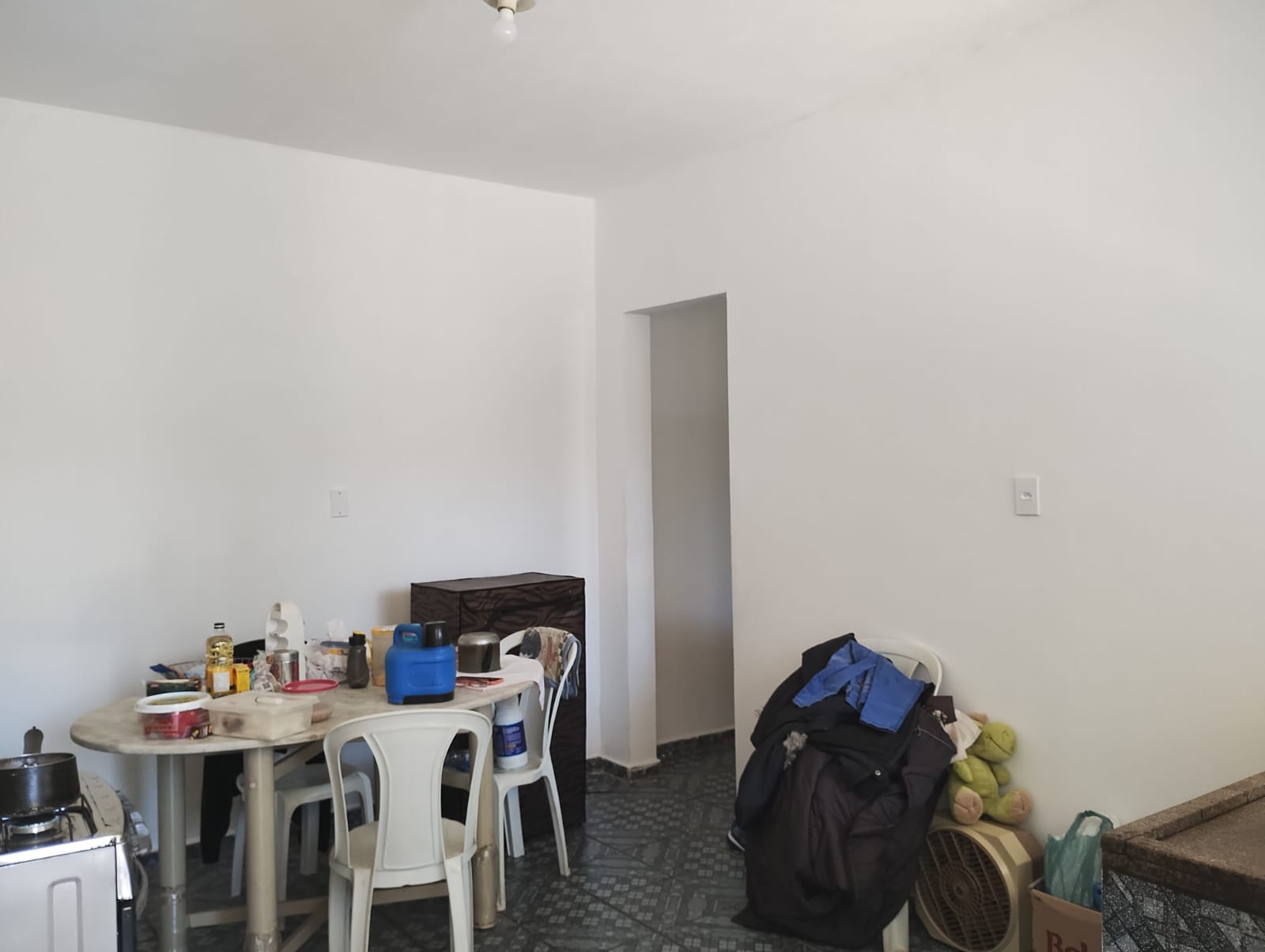 CASA NO JARDIM TROPICAL - VENDA