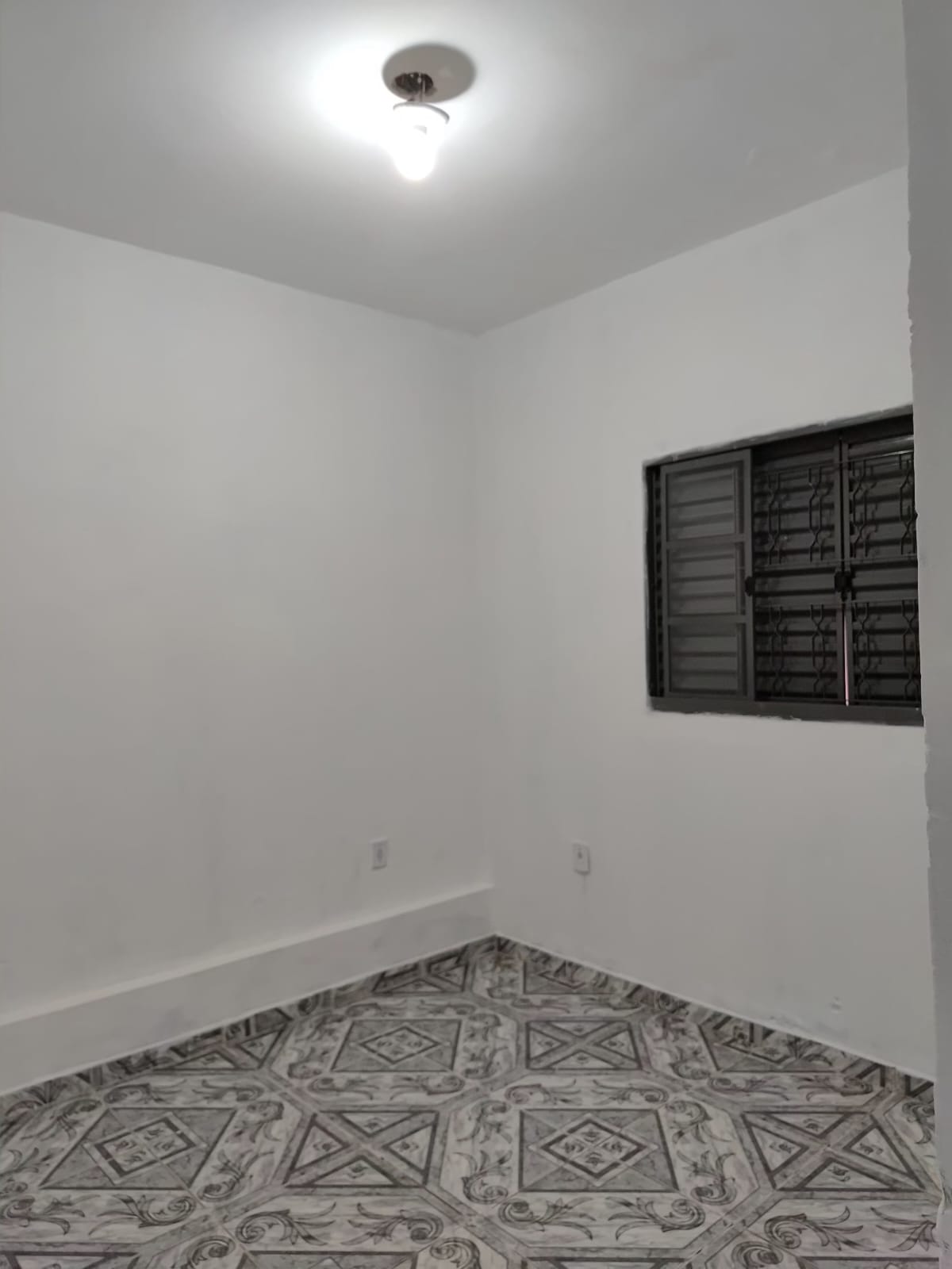 CASA NO JARDIM CALIFORNIA - LOCAÇÃO