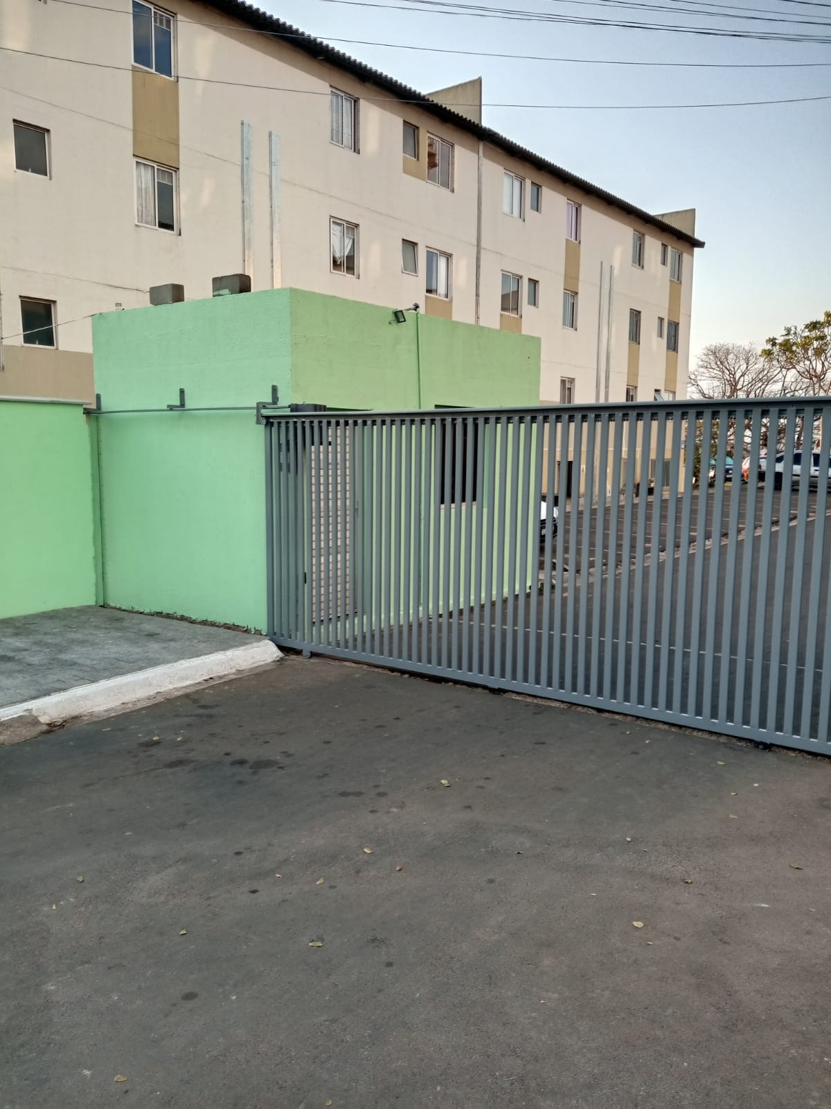 APARTAMENTO NO CONDOMINO ARAUCARIA - LOCAÇÃO