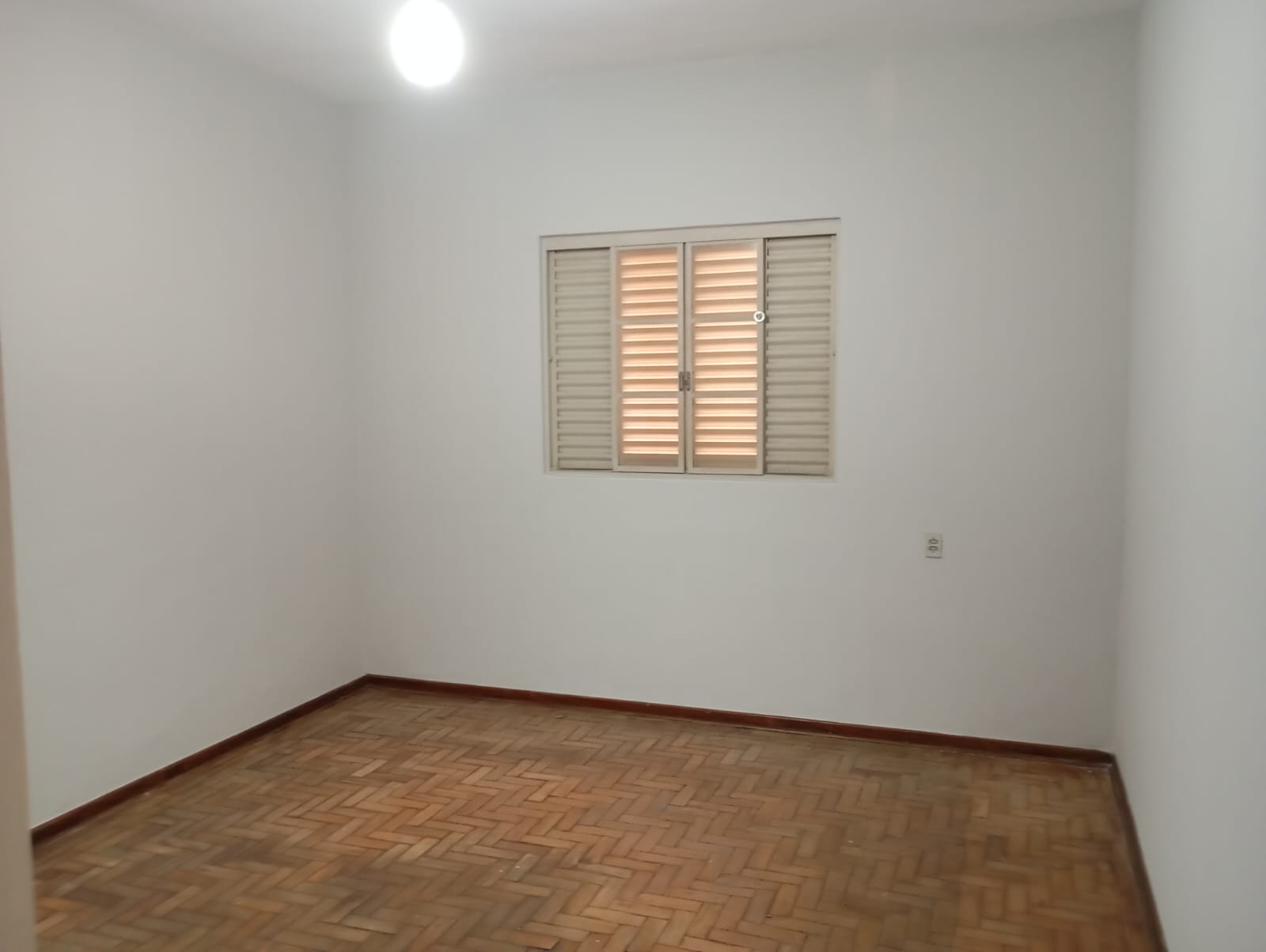 CASA NO JARDIM EMILIA - VENDA