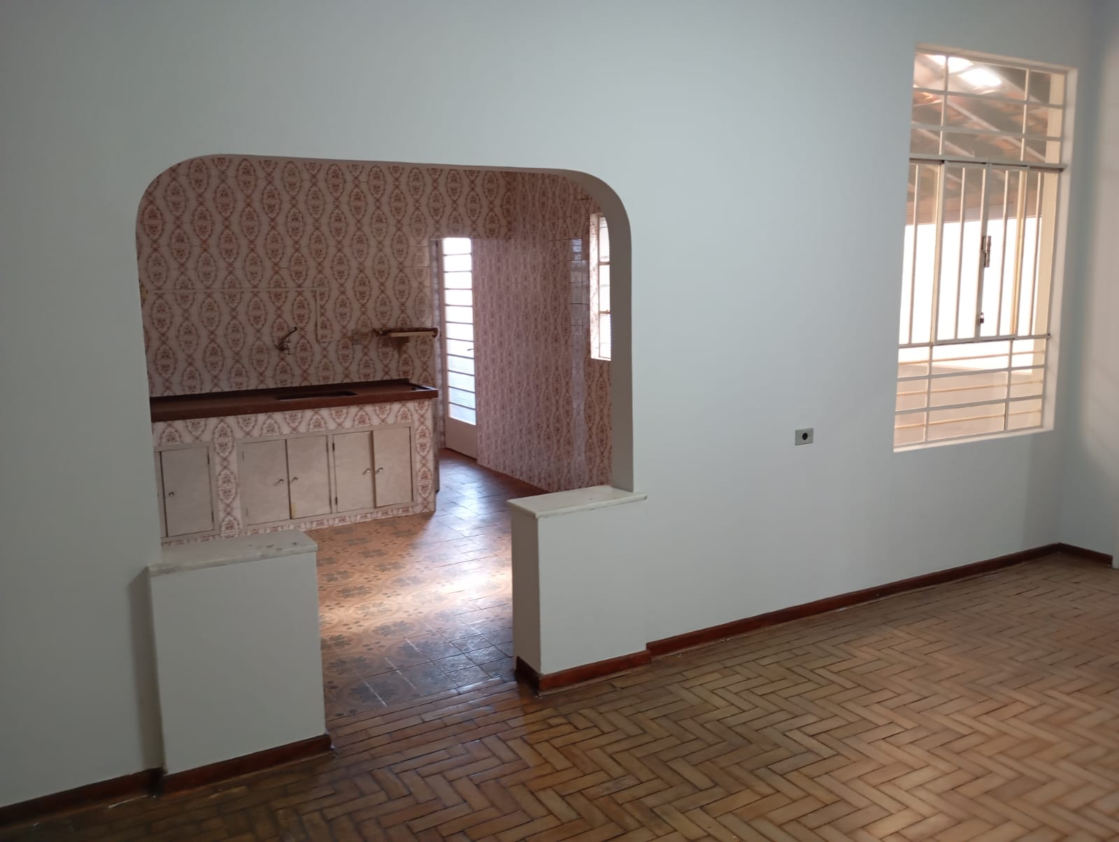 CASA NO JARDIM EMILIA - VENDA