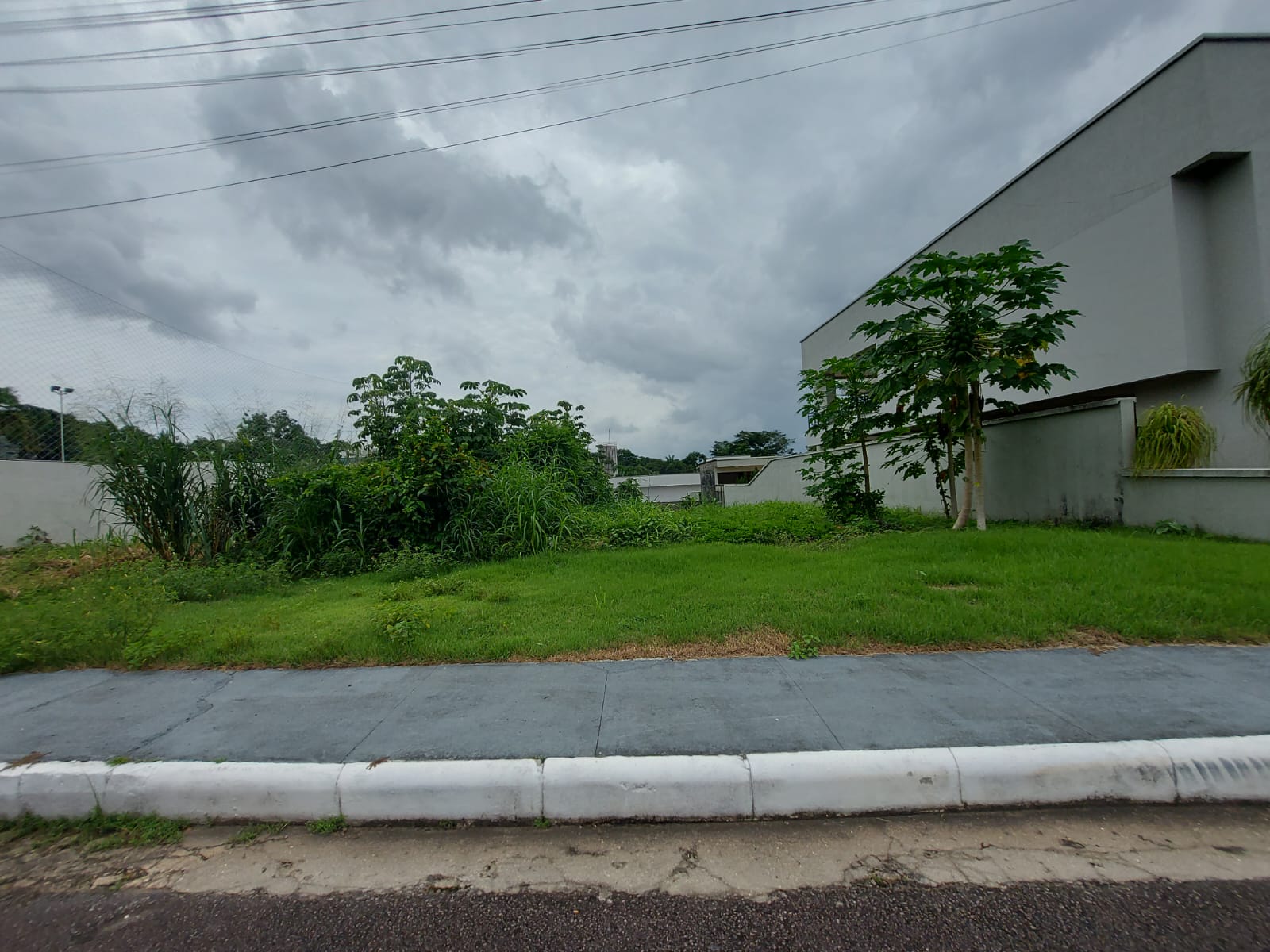 Vendo lote no Cond. Mediterrâneo - Ponta Negra 