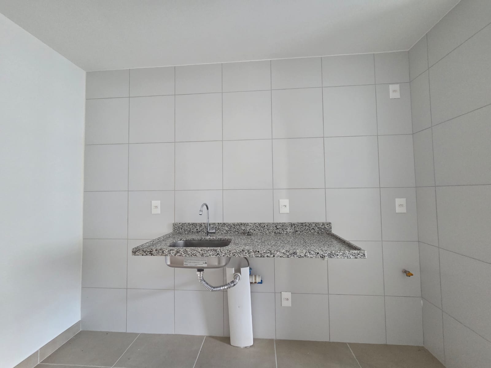 Vendo Apartamento Cond. Liberty - Pq das Laranjeiras