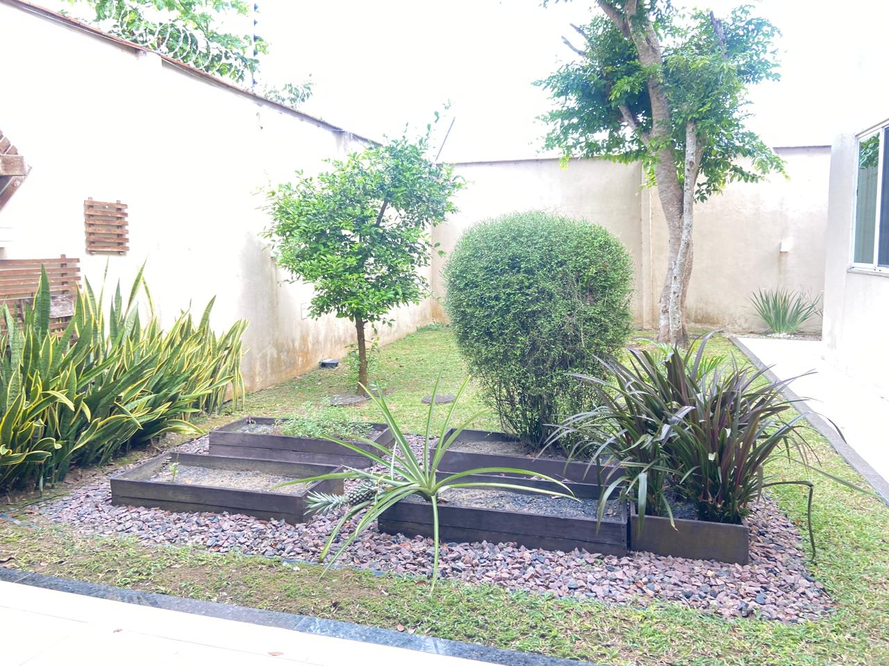 CASA DUPLEX DE LUXO À VENDA