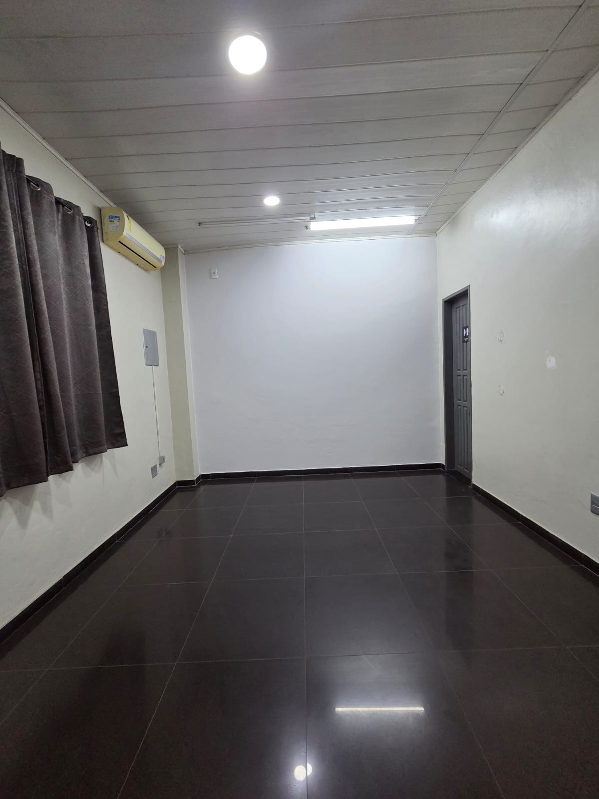 Alugo sala comercial na Avenida Autaz Mirin- Tancredo Neves