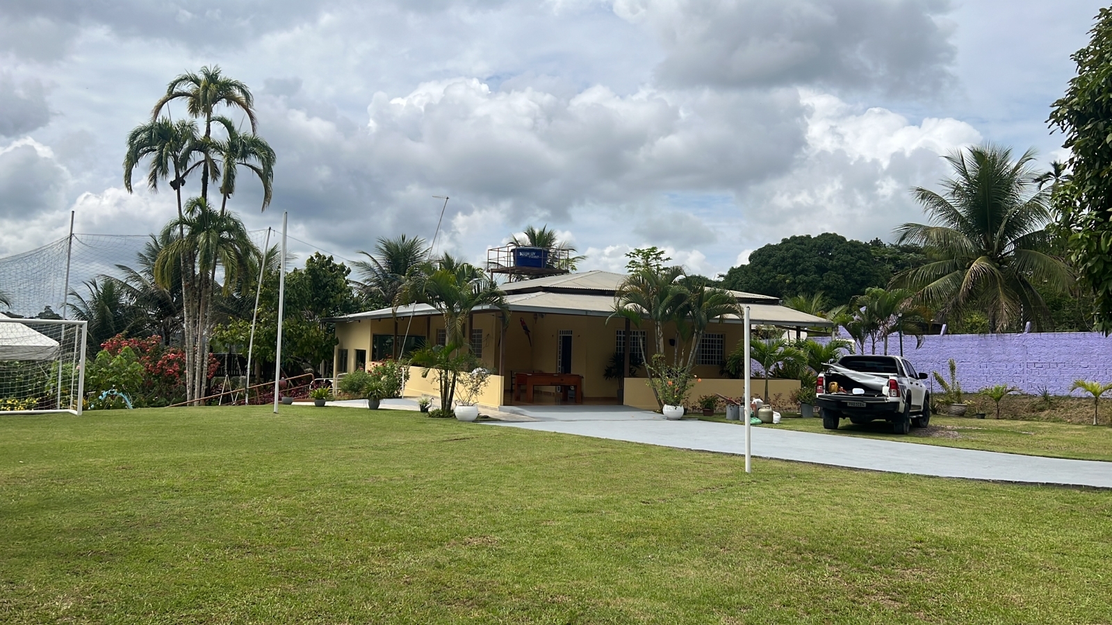 VENDO SÍTIO KM-37 AM-010, RODOVIA MANAUS/RIO PRETO DA EVA