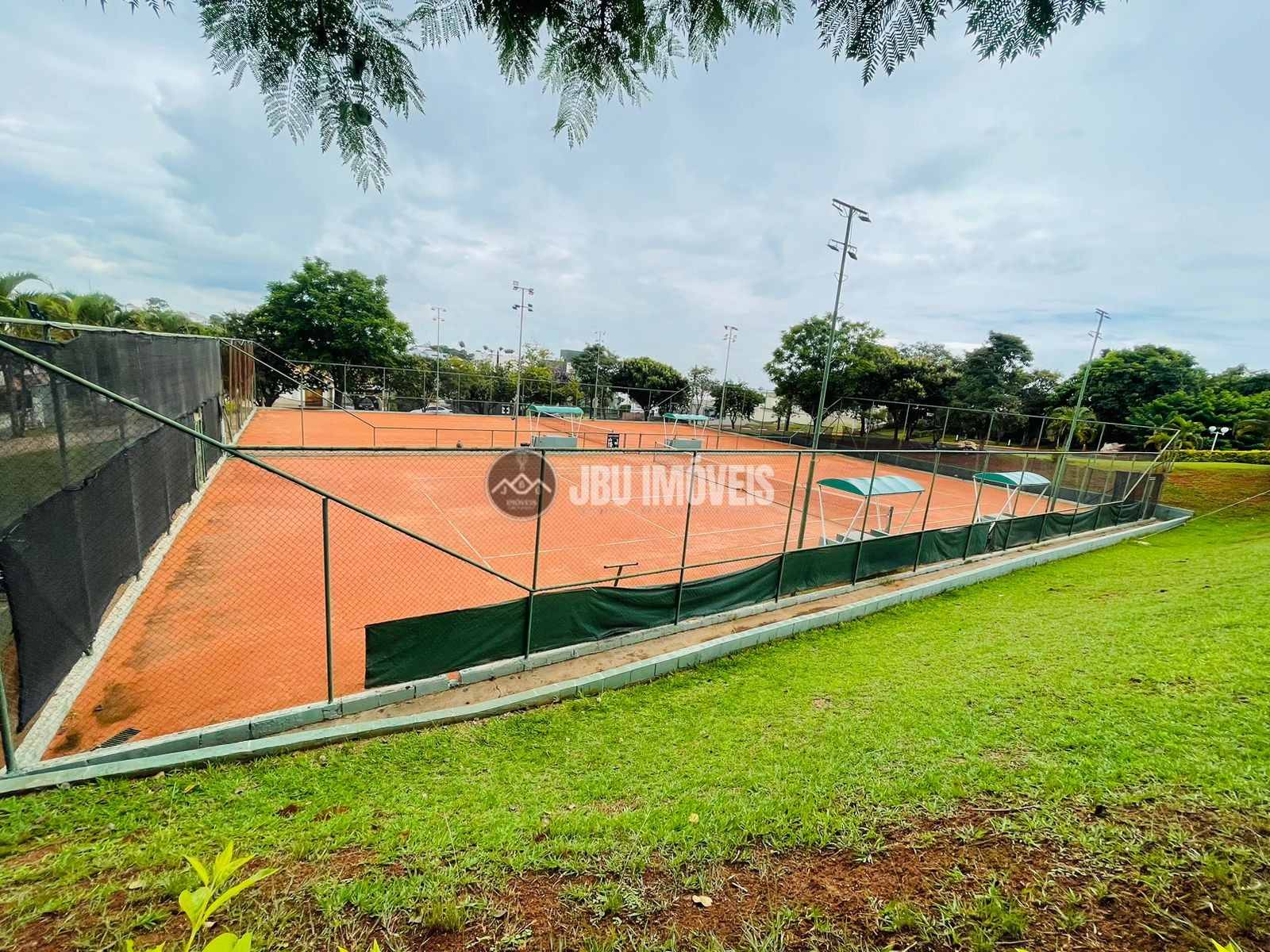 Casa á venda c/  05 dormitórios, Condomínio Portal das Estrelas - Boituva/SP