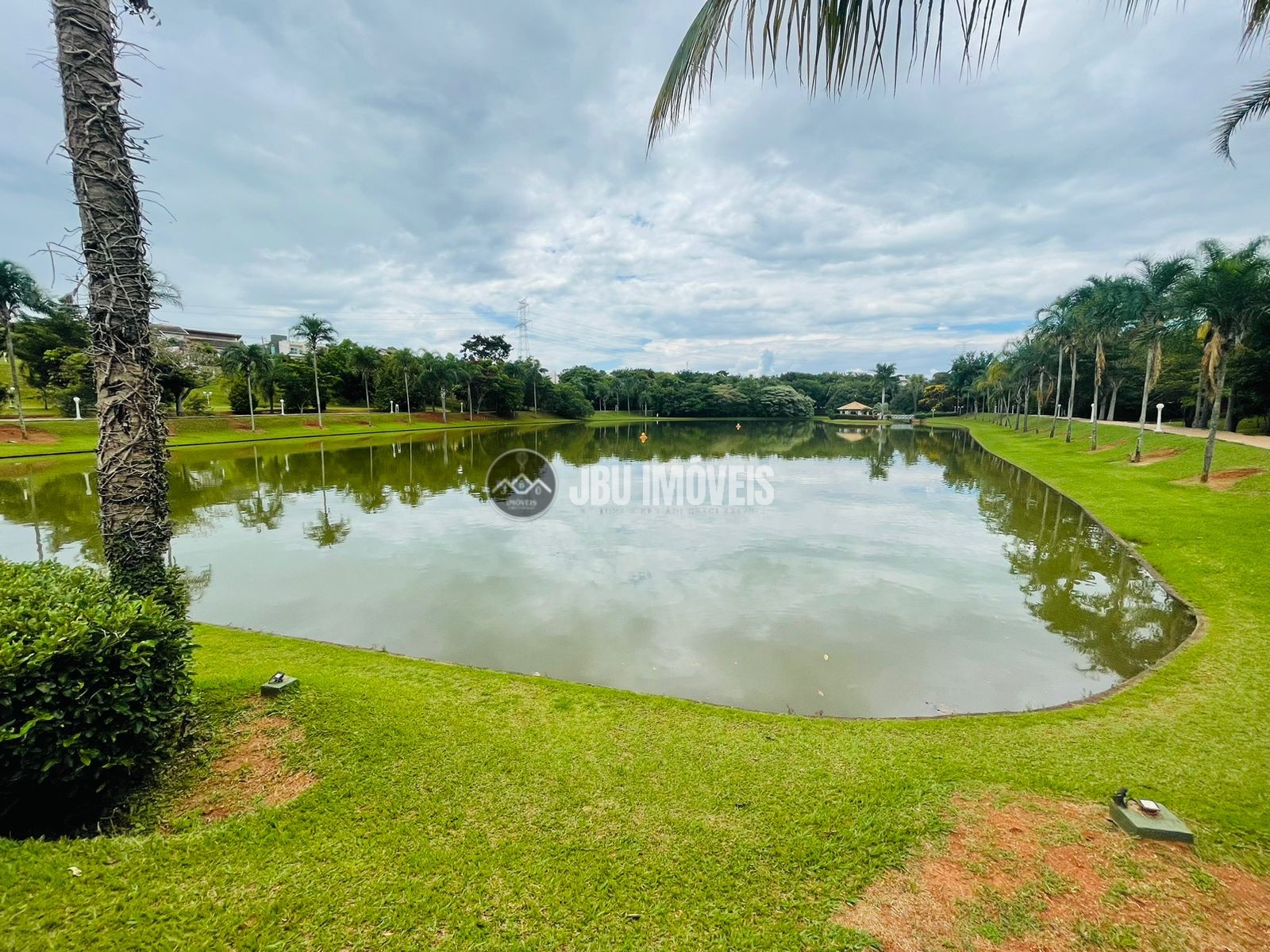 Casa á venda c/  05 dormitórios, Condomínio Portal das Estrelas - Boituva/SP