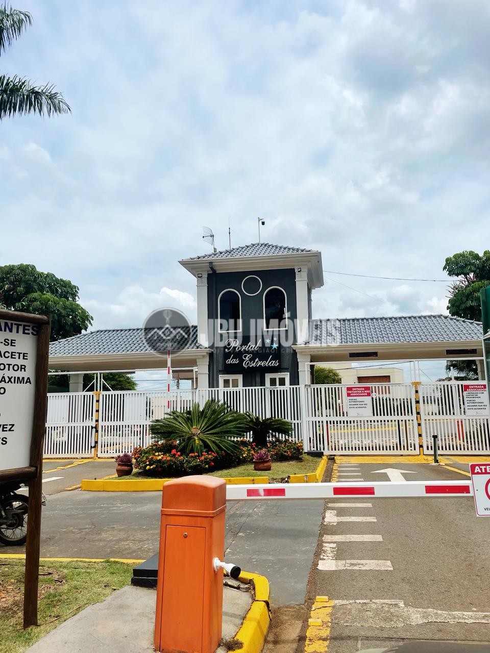 Casa á venda c/  05 dormitórios, Condomínio Portal das Estrelas - Boituva/SP