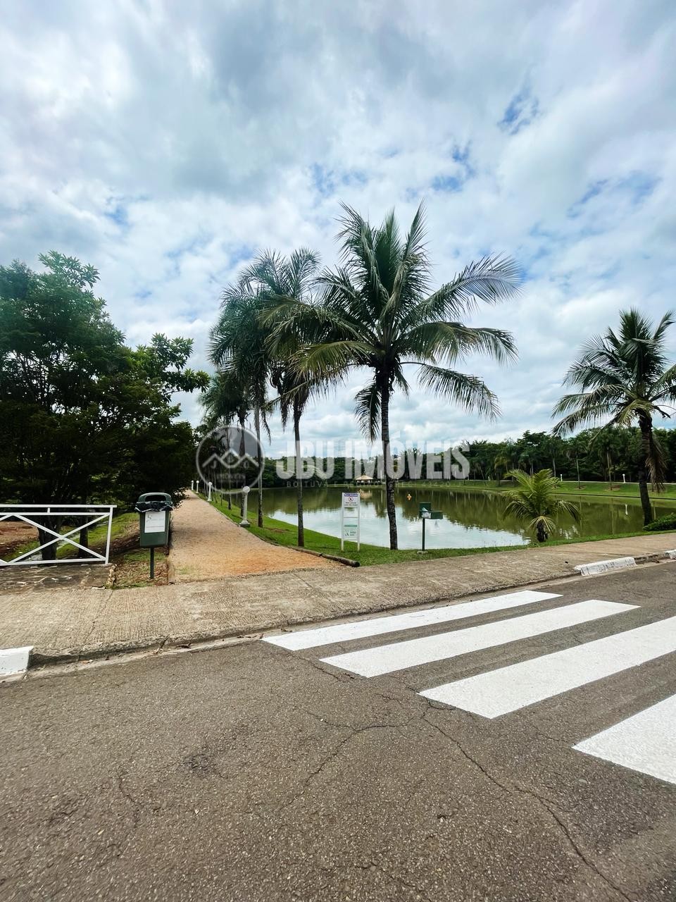 Casa á venda c/  05 dormitórios, Condomínio Portal das Estrelas - Boituva/SP