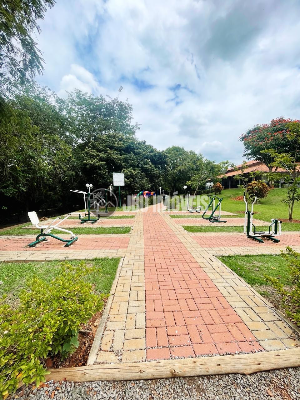 Casa á venda c/  05 dormitórios, Condomínio Portal das Estrelas - Boituva/SP